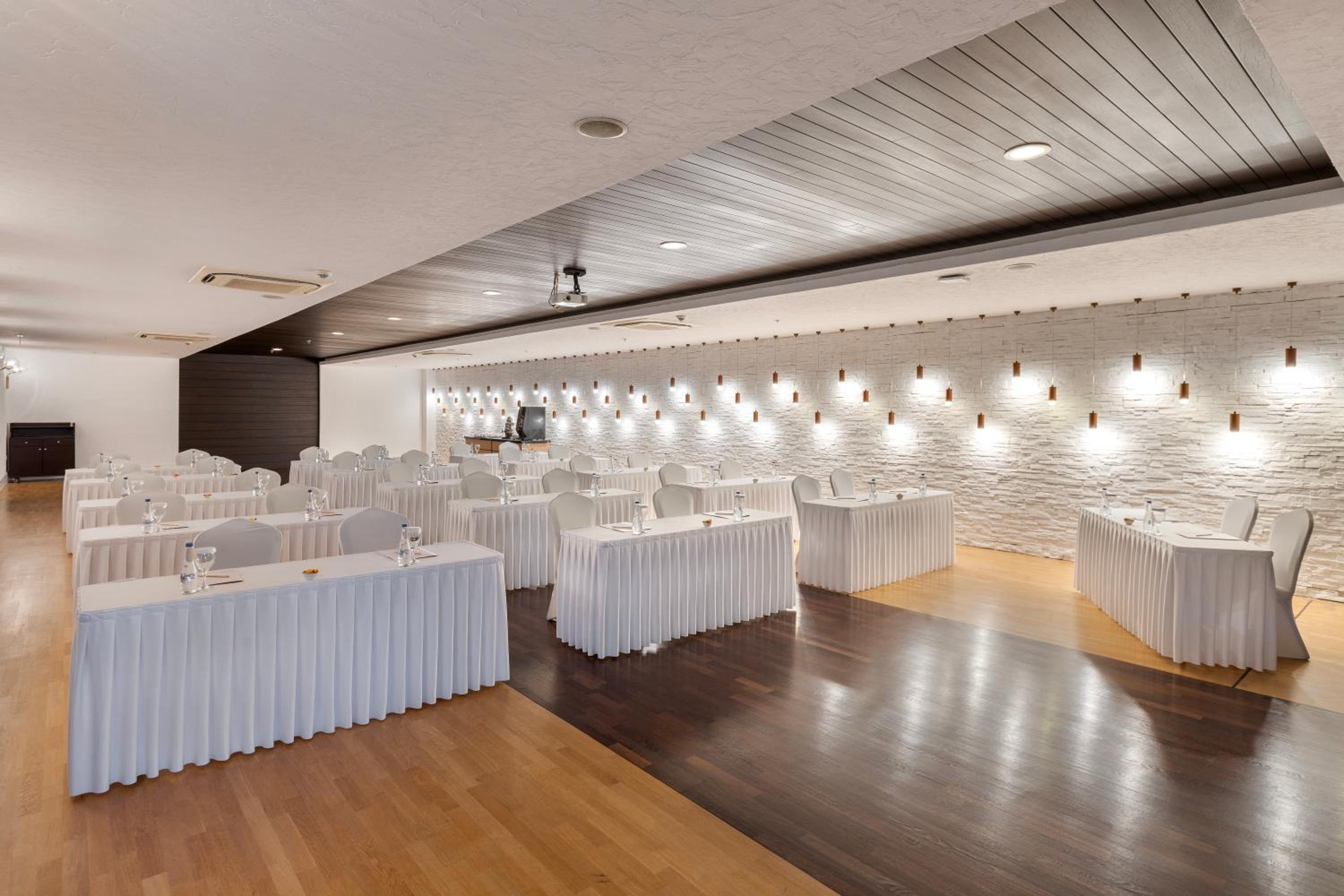 Ramada Plaza Antalya - Image 78