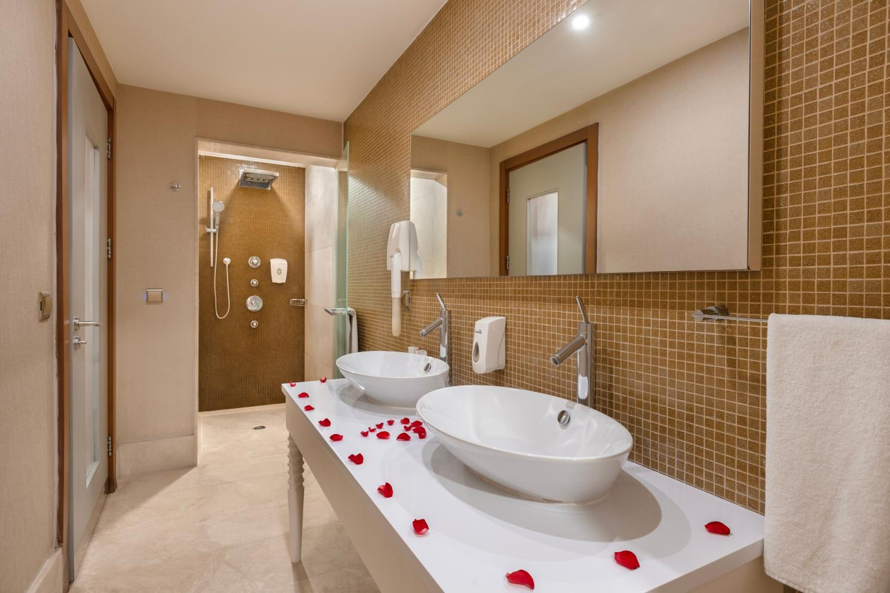Ramada Plaza Antalya - Image 122