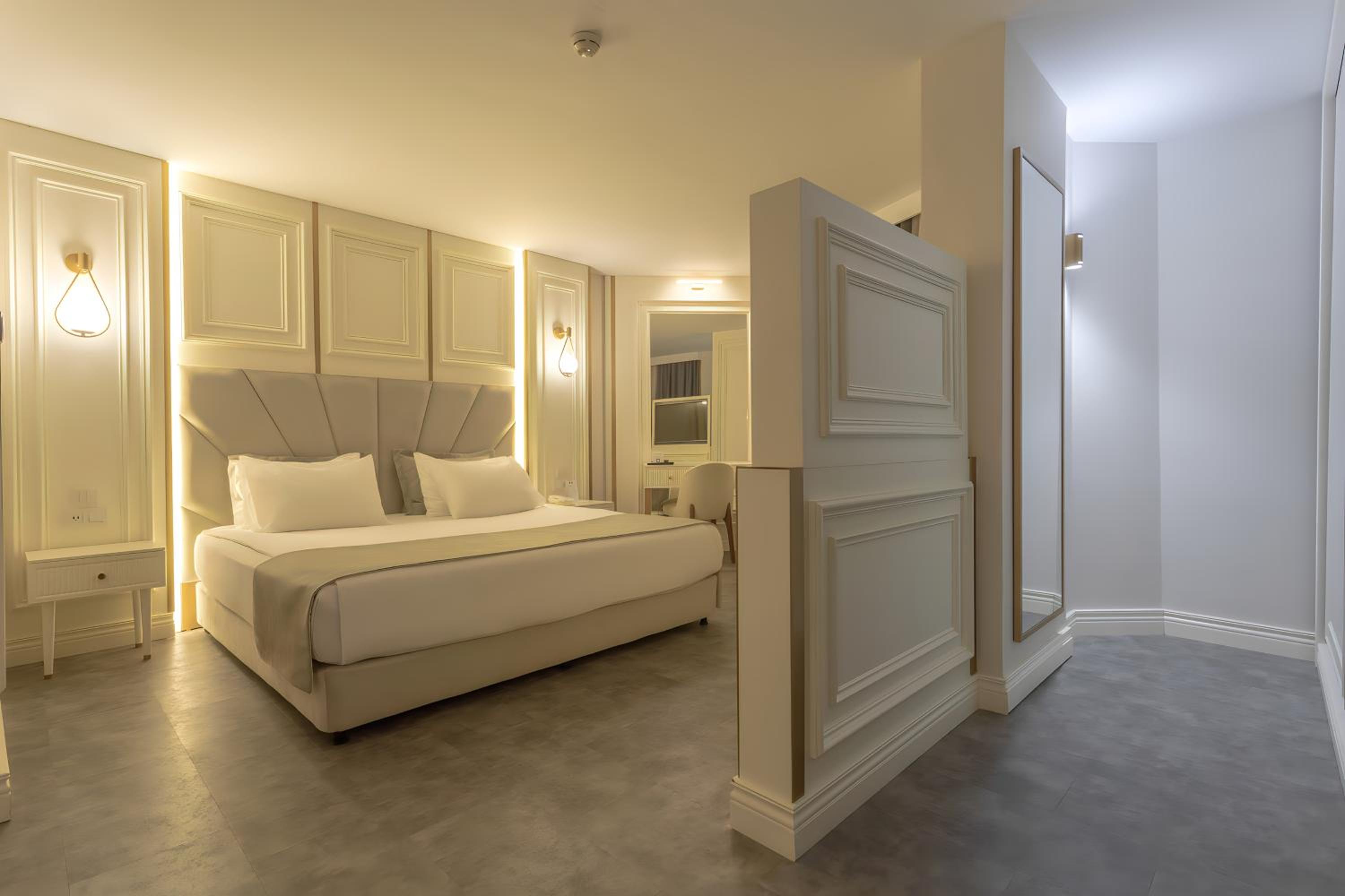 Best Western Plus Khan Hotel - Image 9
