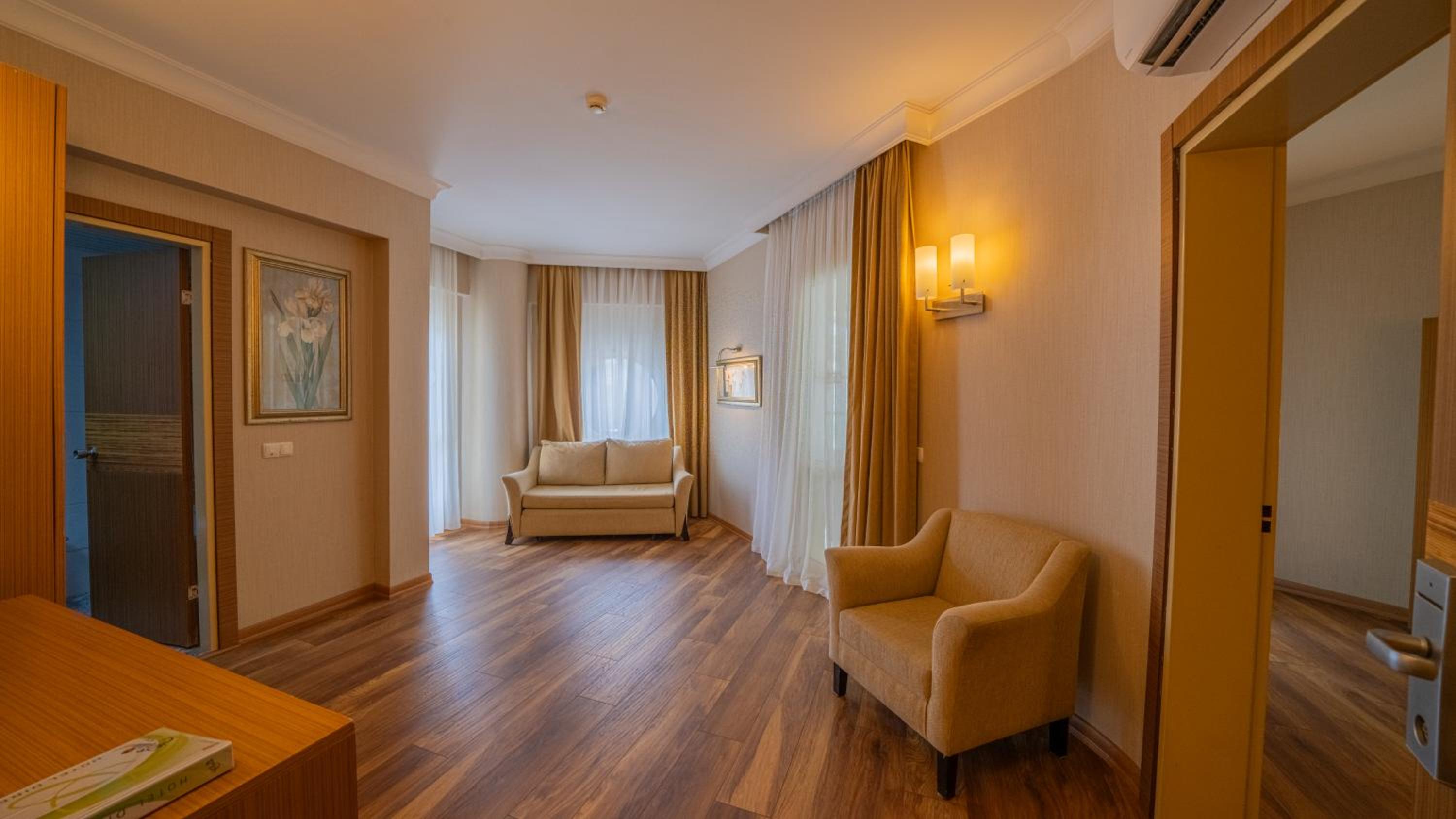 Grand Cettia Hotel - Image 18