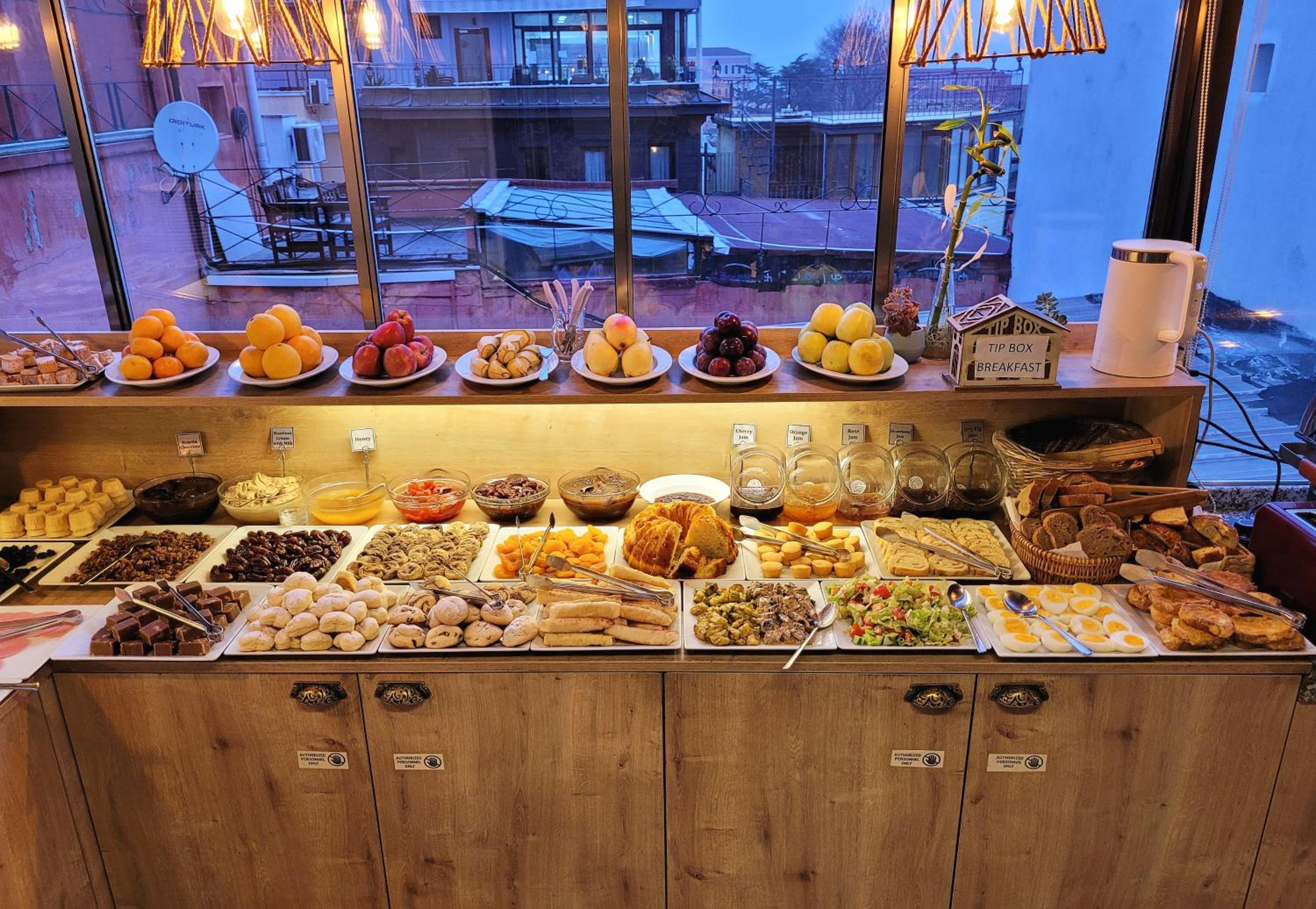 Marmara Guesthouse - Image 102