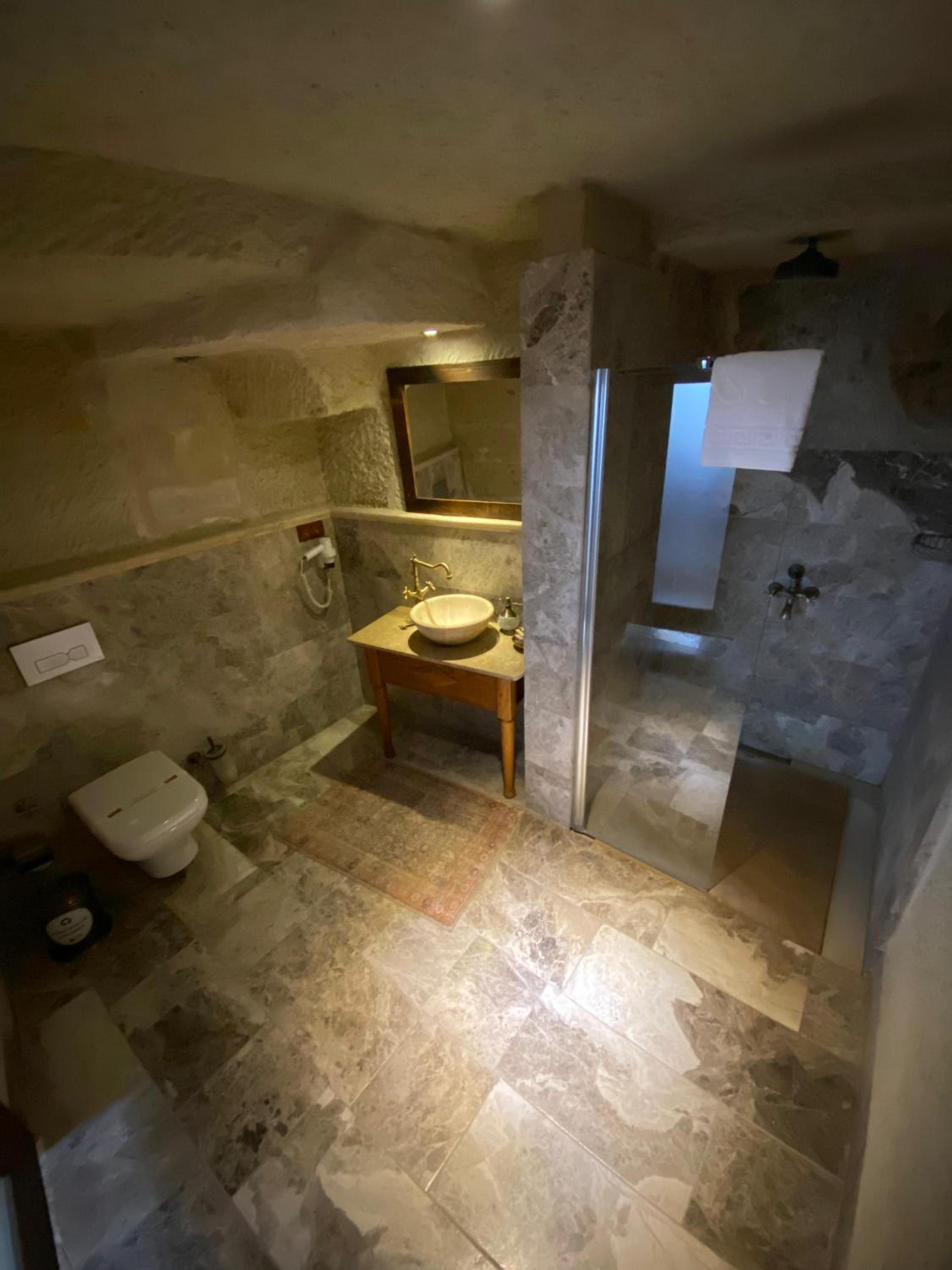 Seki Cave Suites - Image 200