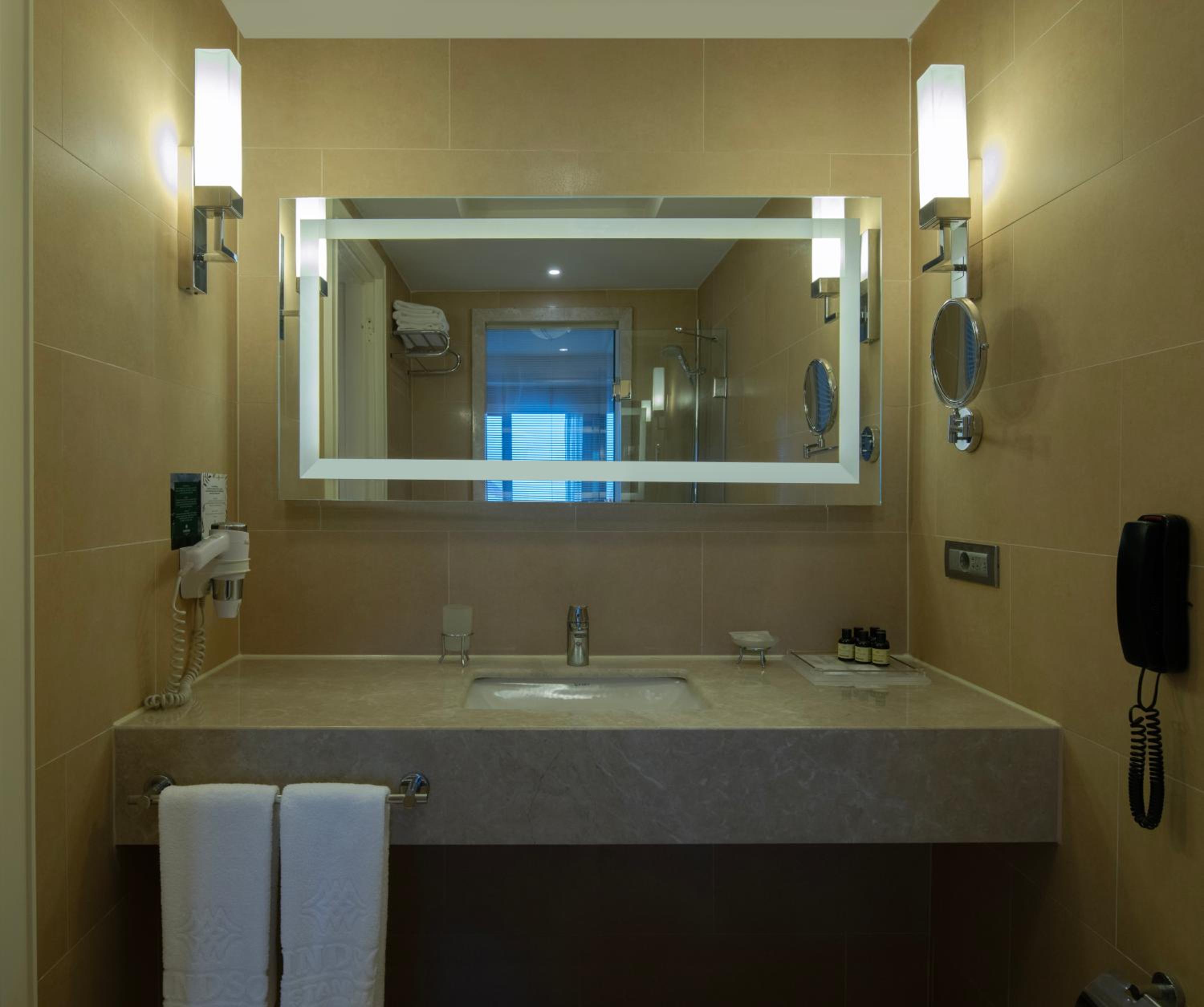 Windsor Hotel & Convention Center Istanbul - Image 77