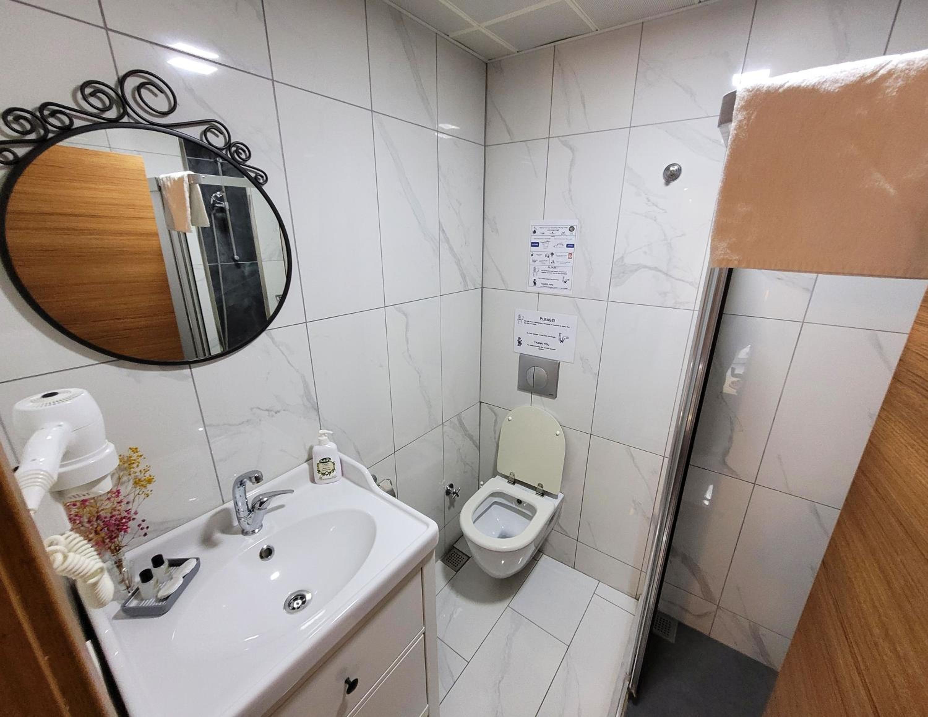 Marmara Guesthouse - Image 51