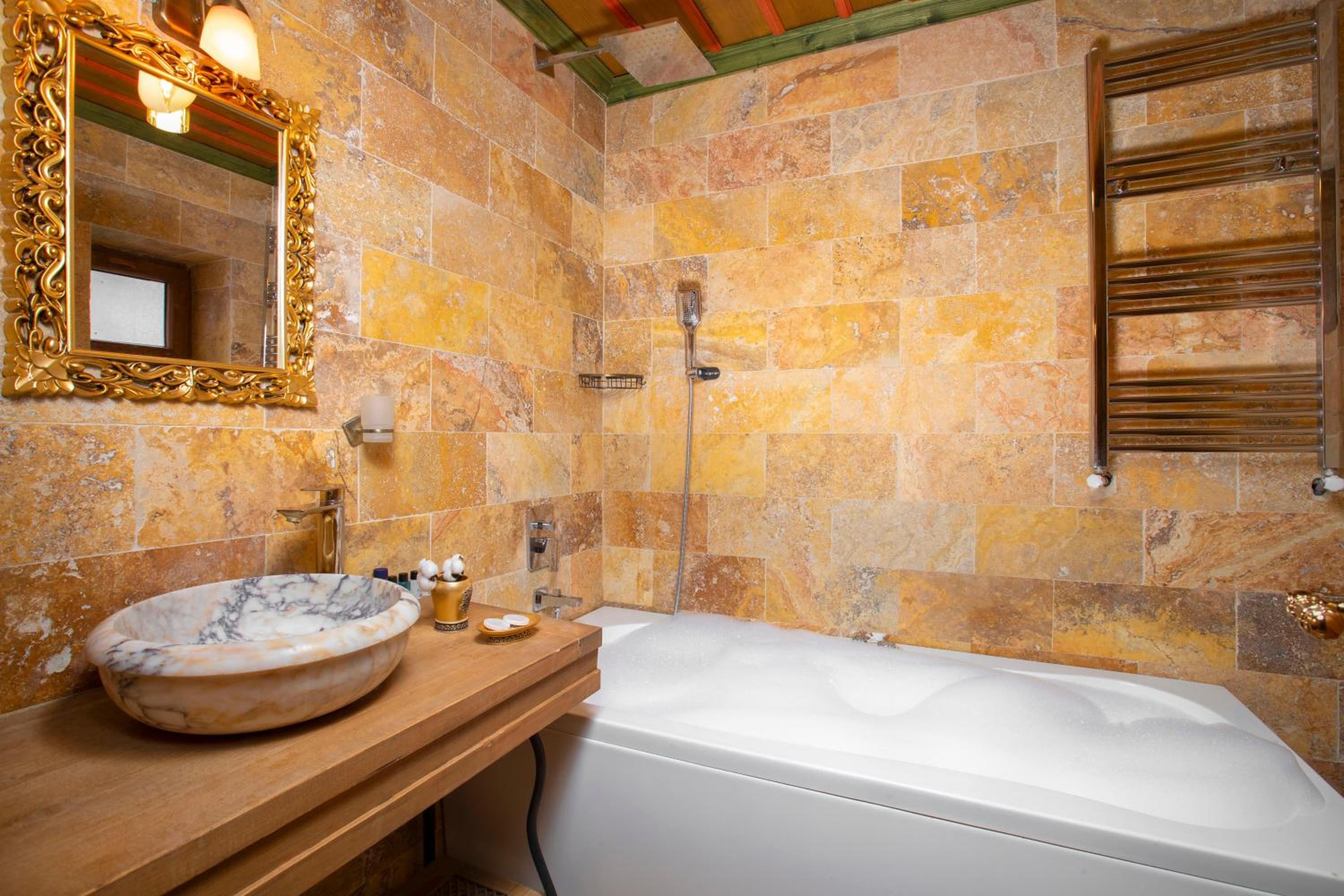 Katapa Stone House - Image 35