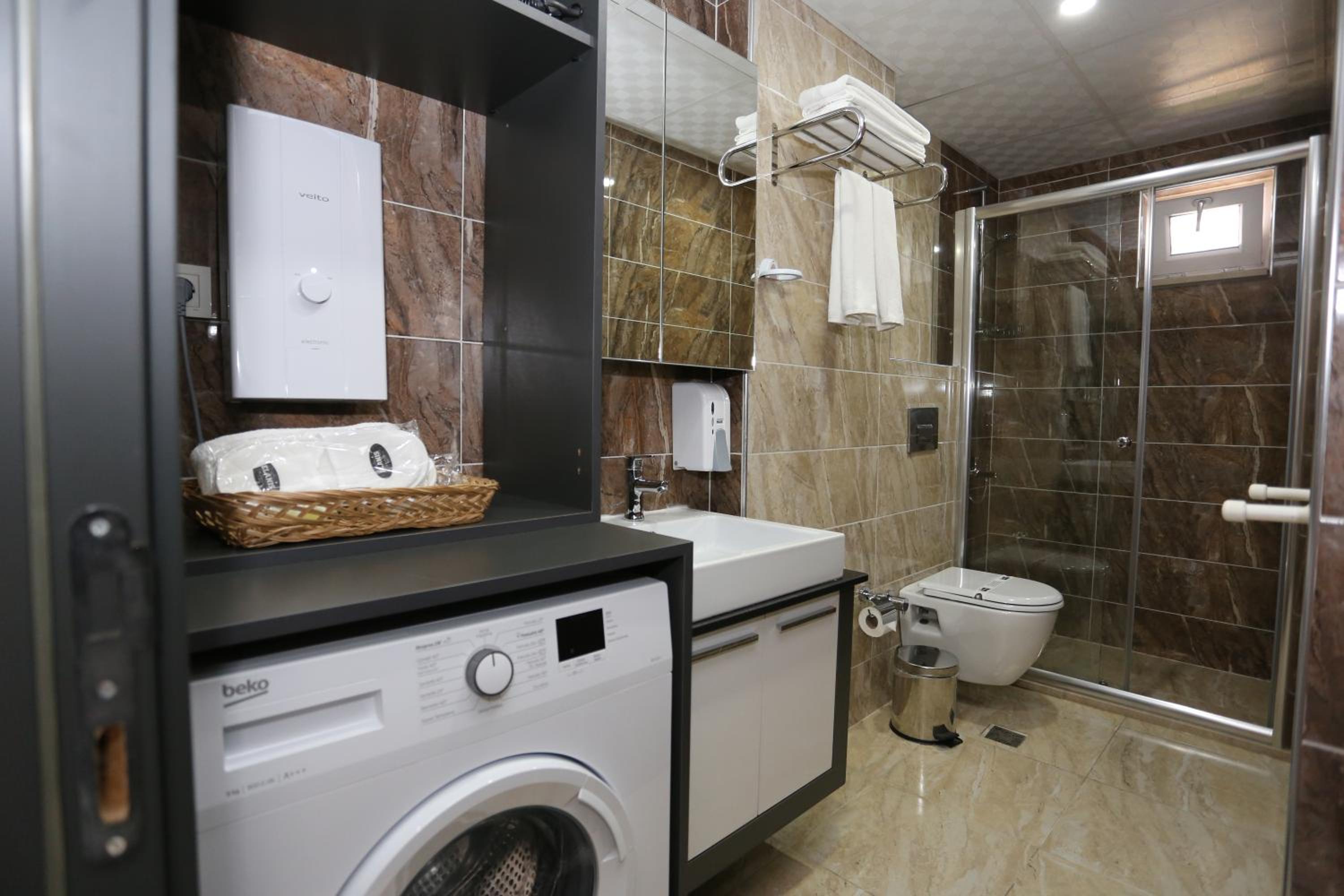 Elanis Suites - Image 42