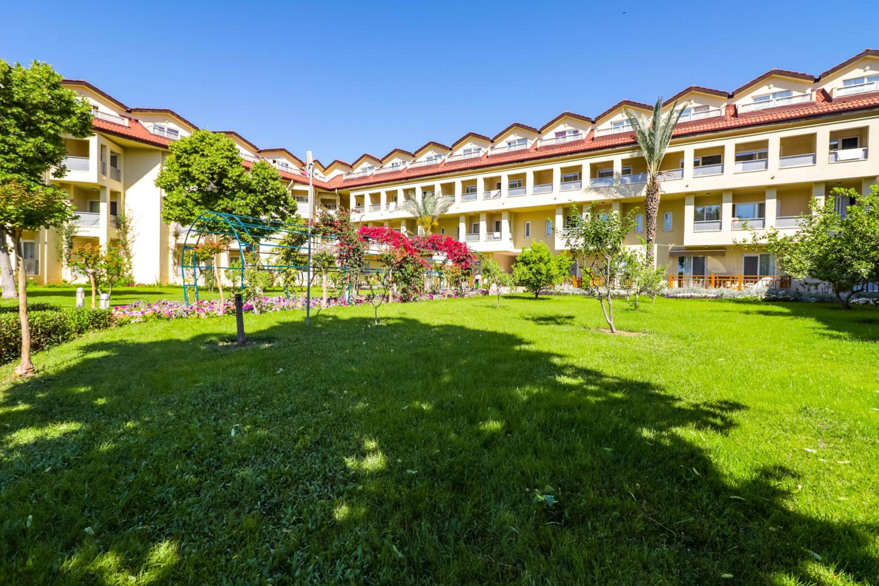 Queen's Park Le Jardin - Image 9