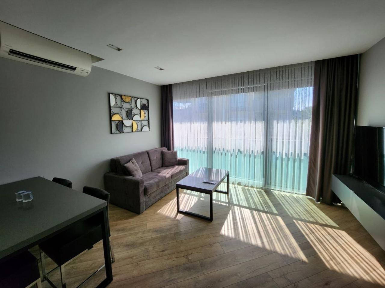 Z-Suites - Image 91