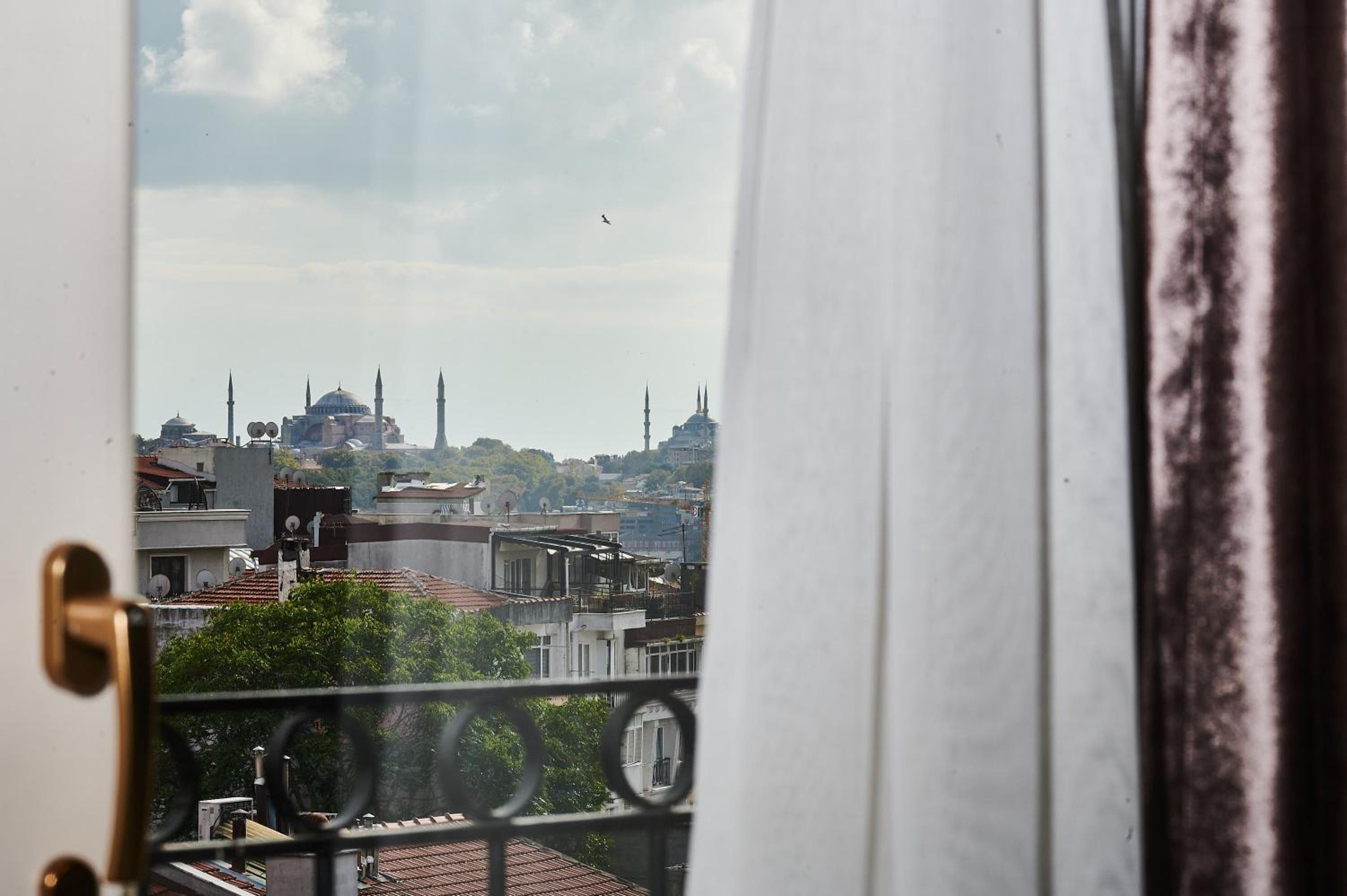 Faik Pasha Otelleri Özel Kategori Beyoğlu İstanbul - Image 102