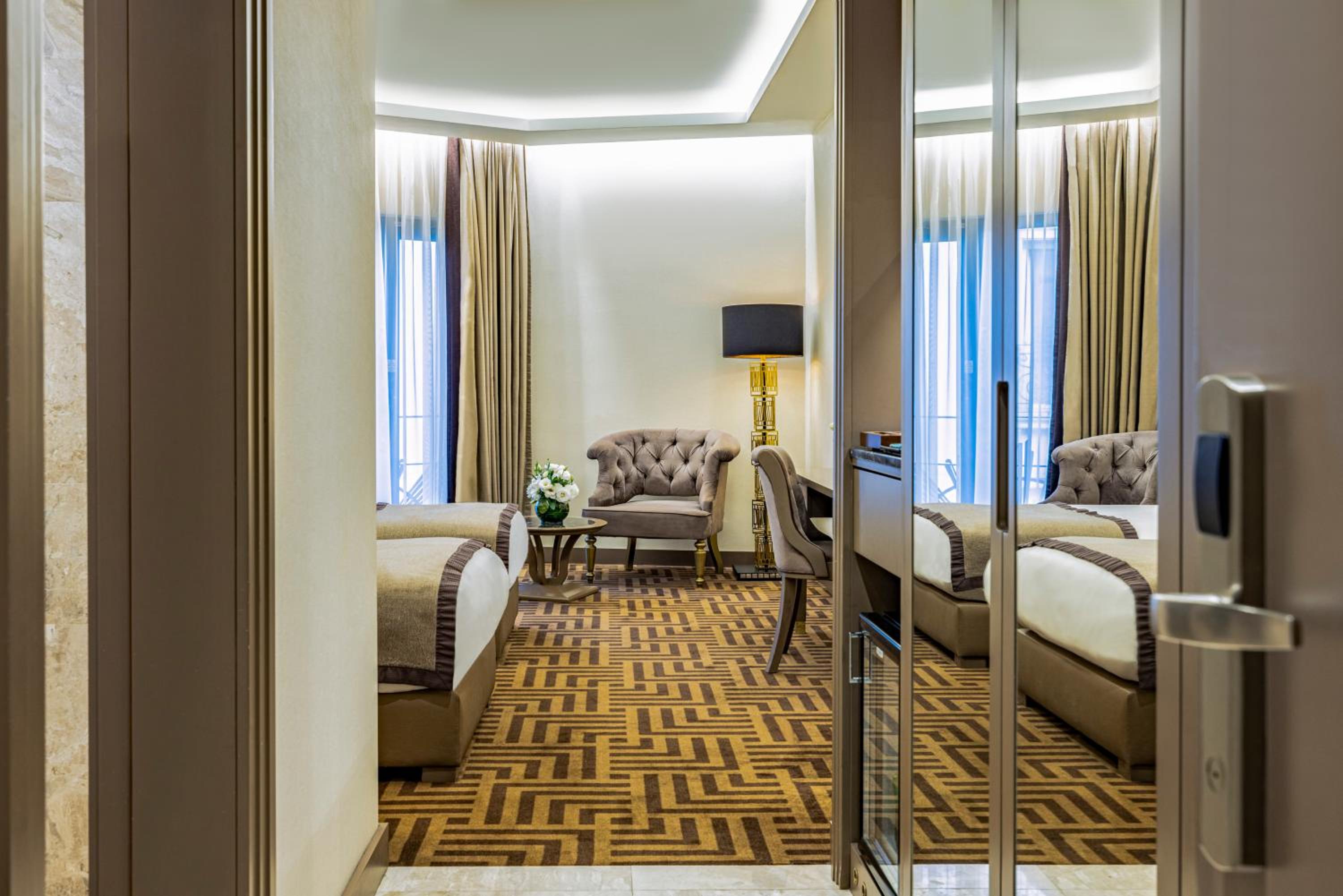 Ramada by Wyndham İstanbul Golden Horn - Image 56