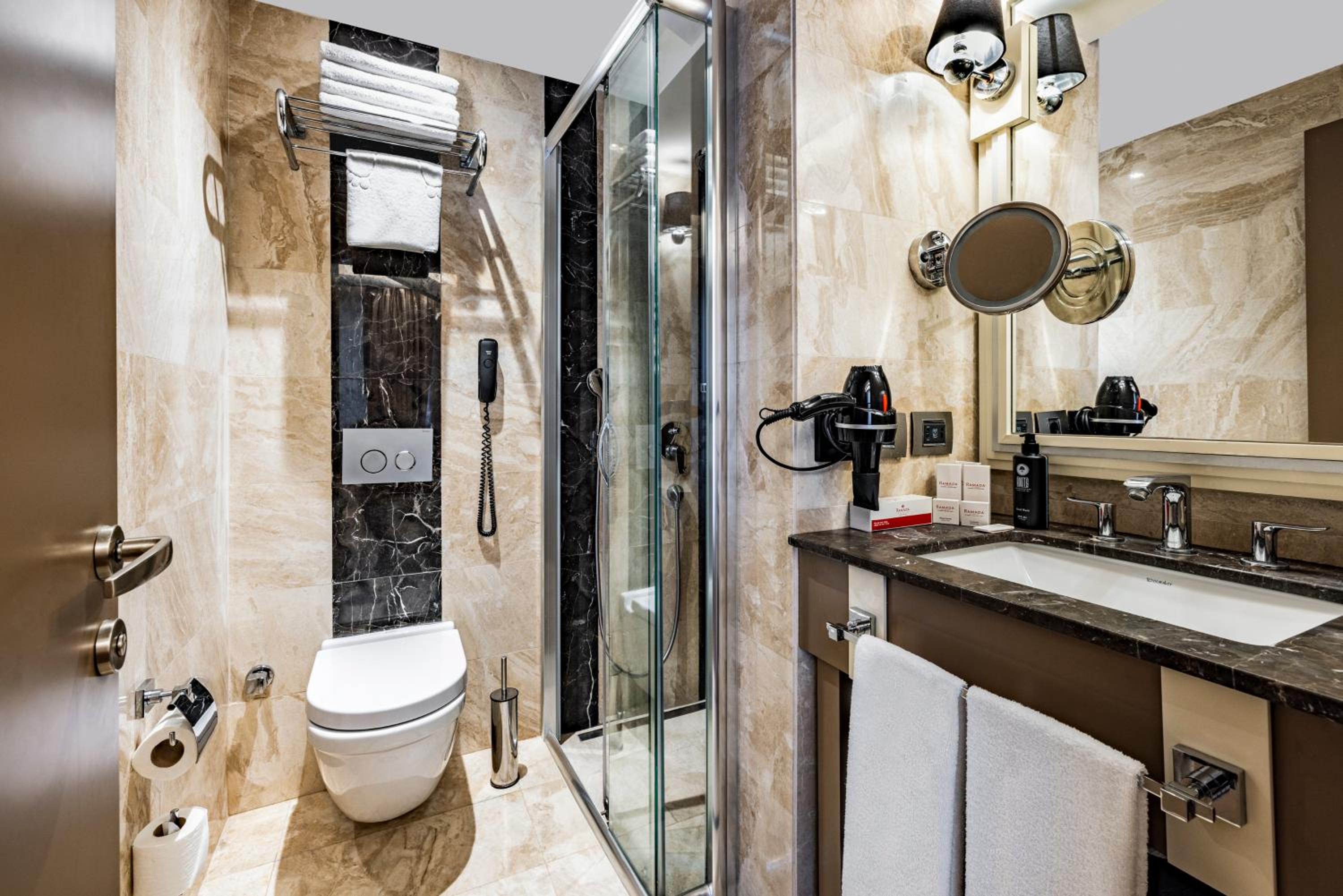 Ramada by Wyndham İstanbul Golden Horn - Image 109