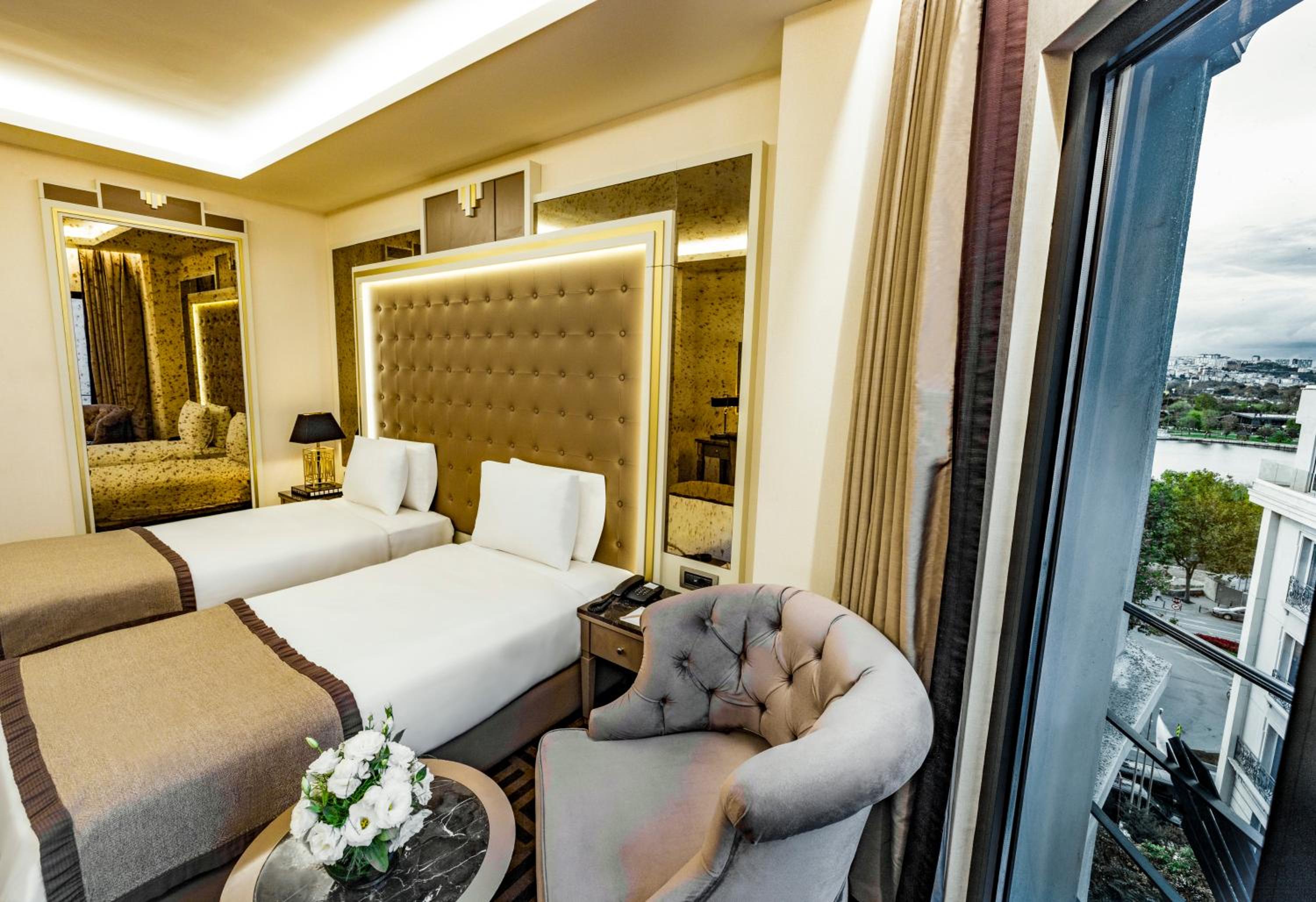 Ramada by Wyndham İstanbul Golden Horn - Image 95