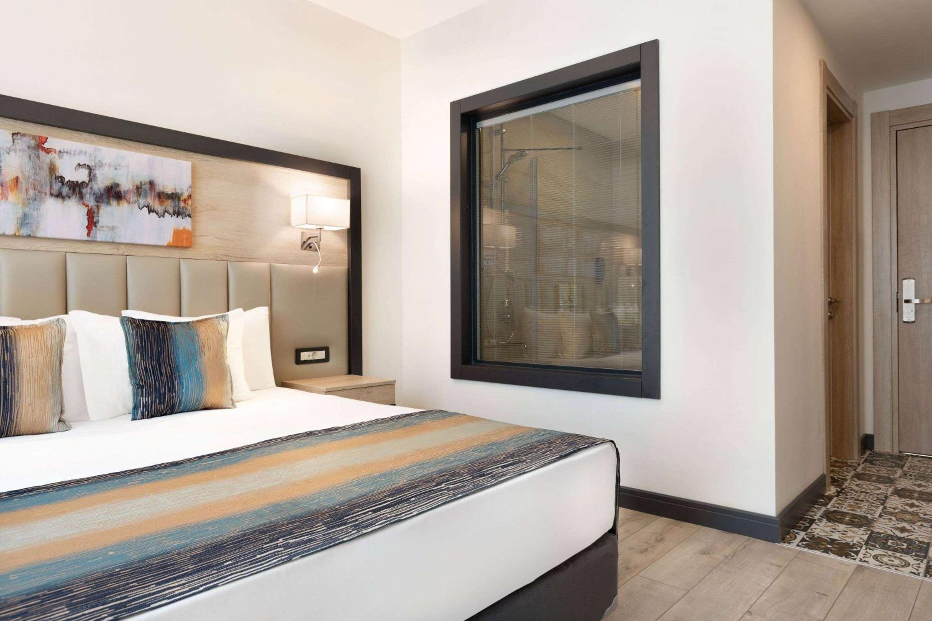 Ramada Encore By Wyndham İstanbul Basin Express - Image 33