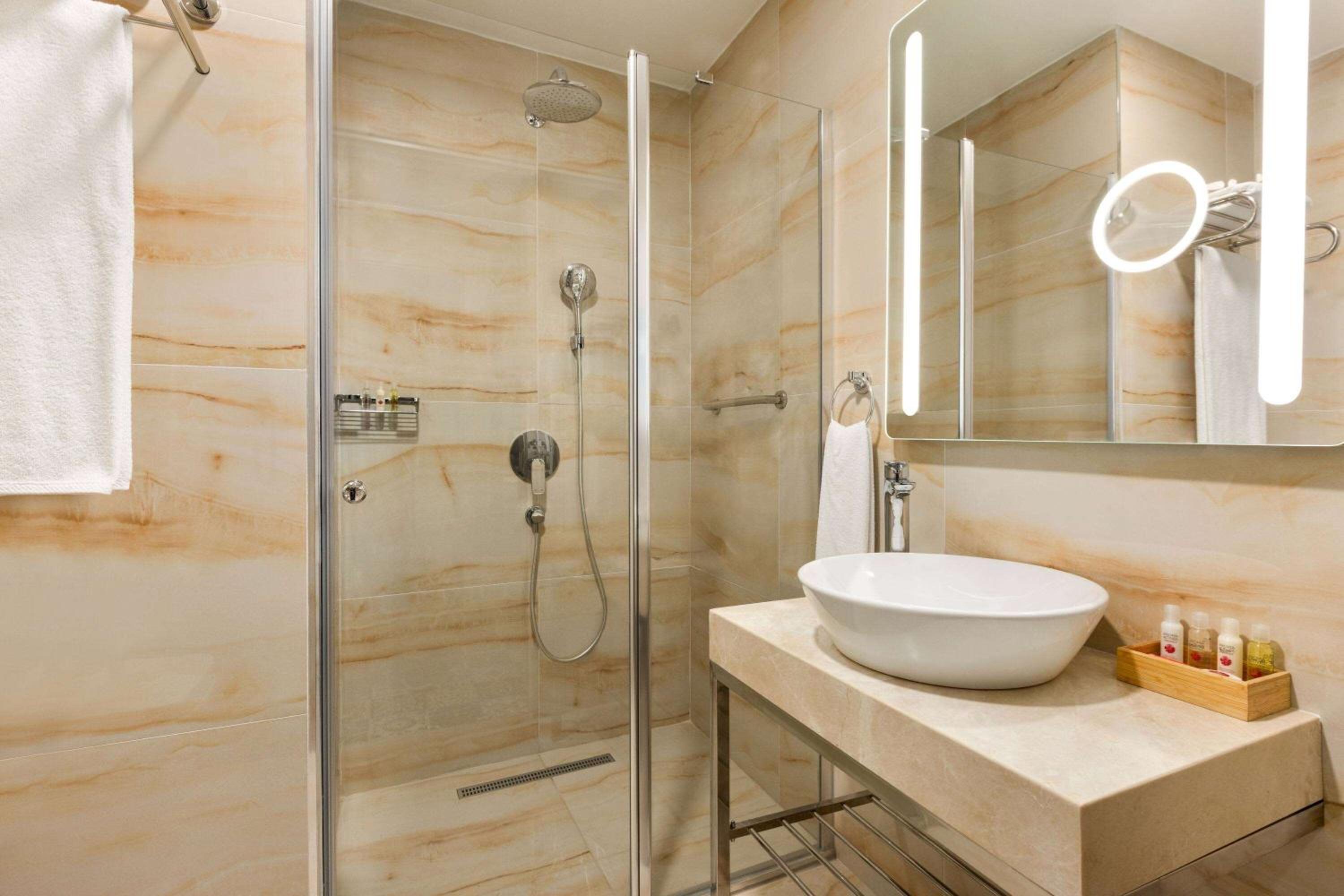 Ramada Encore By Wyndham İstanbul Basin Express - Image 13
