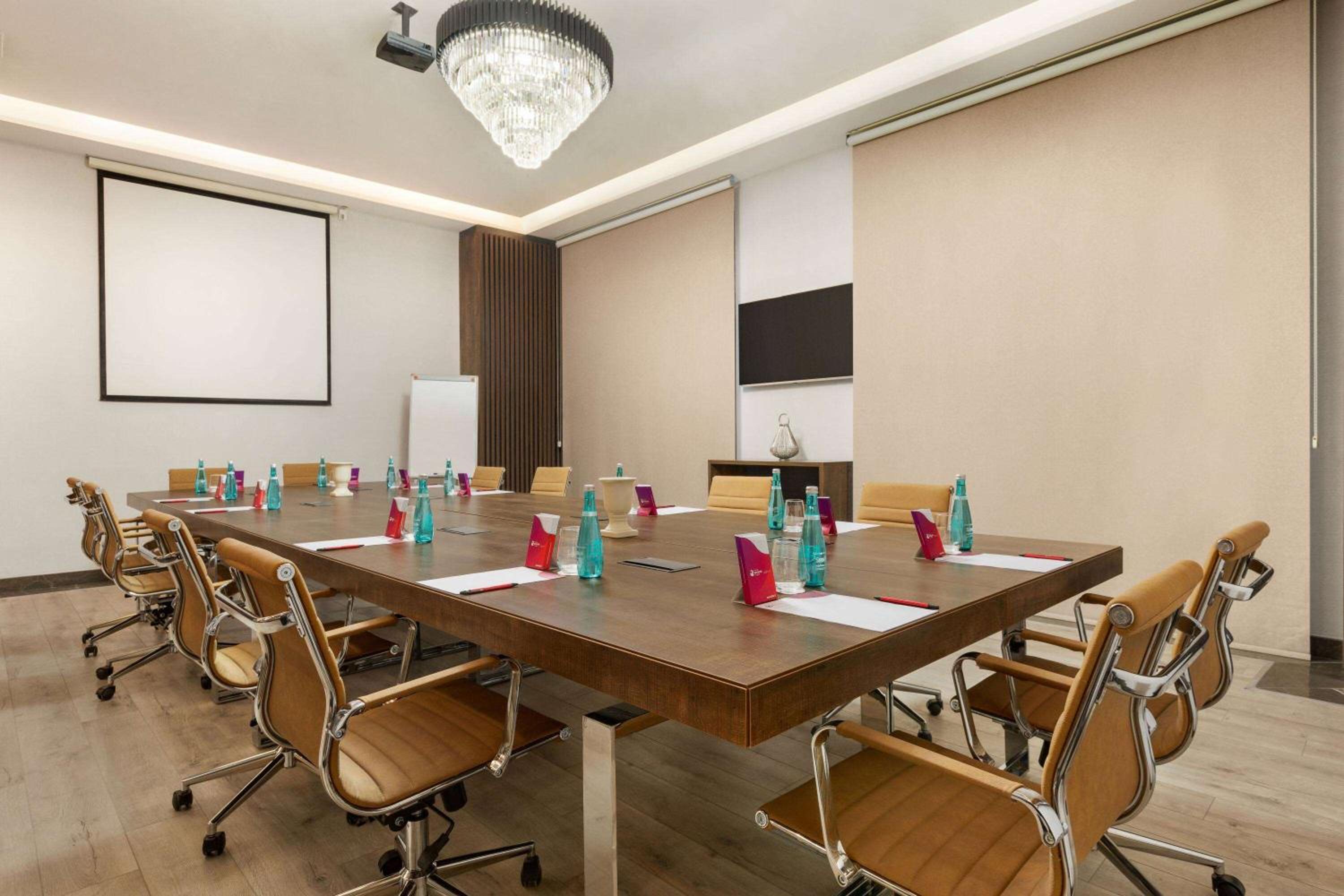 Ramada Encore By Wyndham İstanbul Basin Express - Image 14