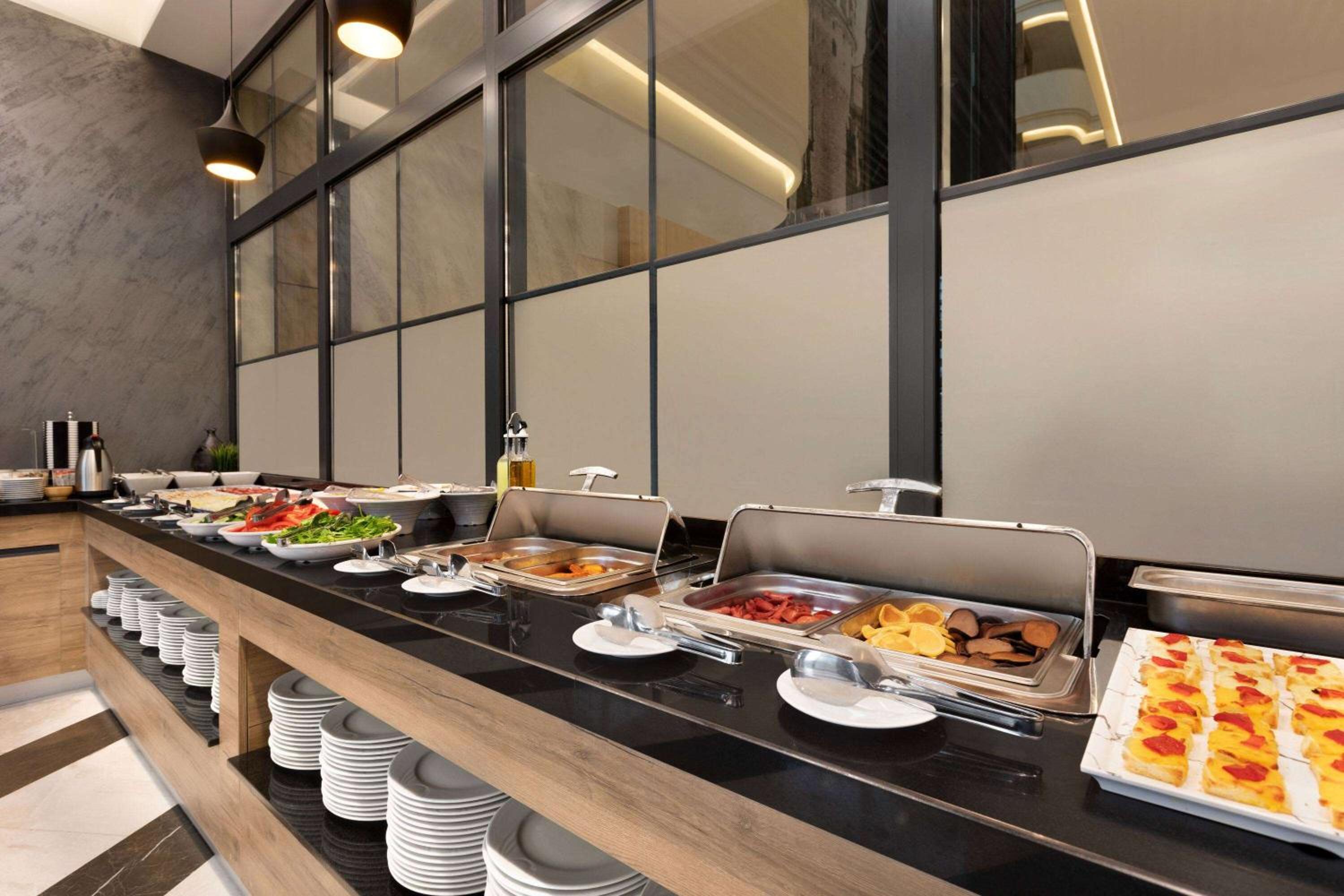 Ramada Encore By Wyndham İstanbul Basin Express - Image 38