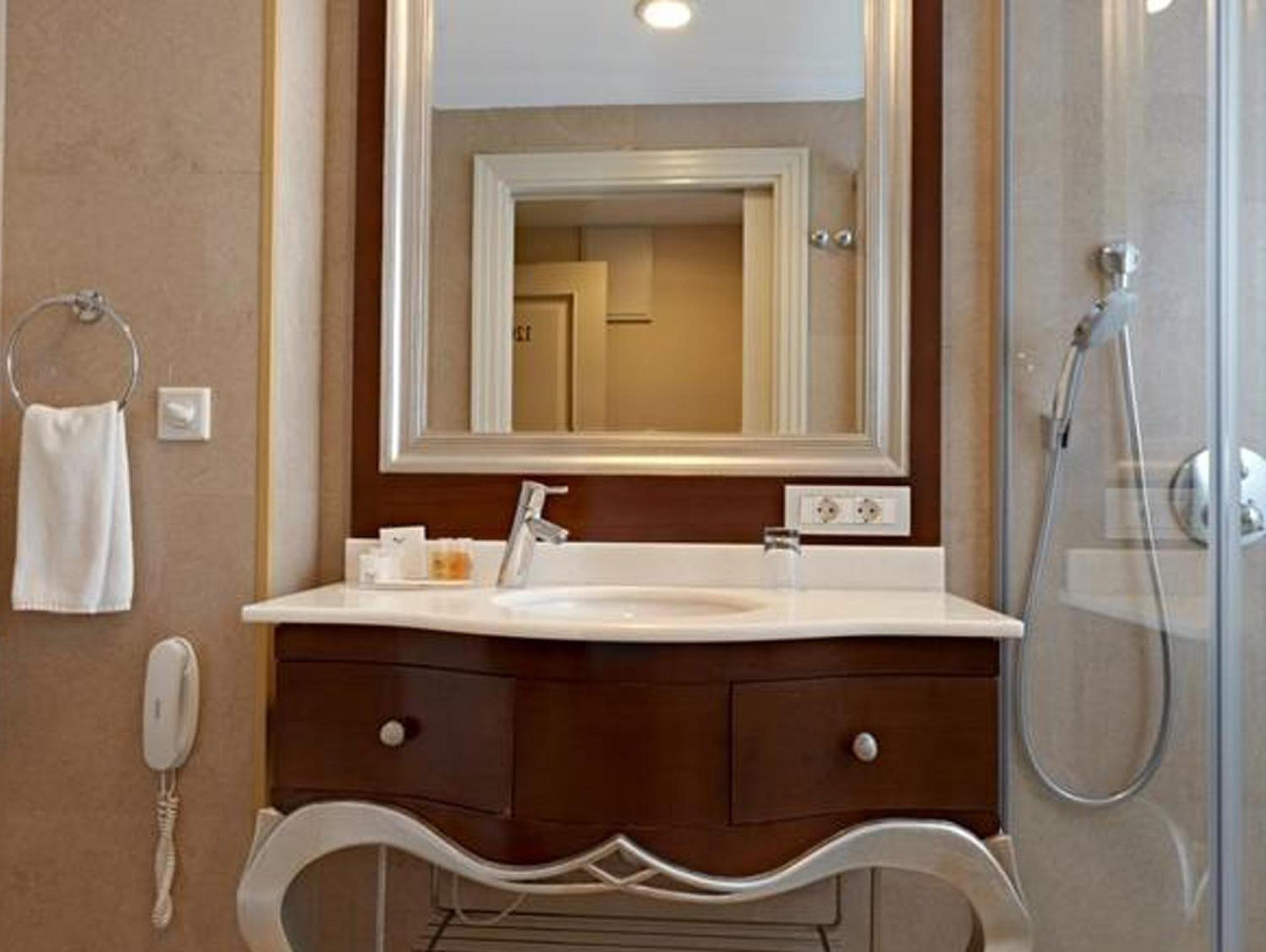 CVK Taksim Hotel Istanbul - Image 24