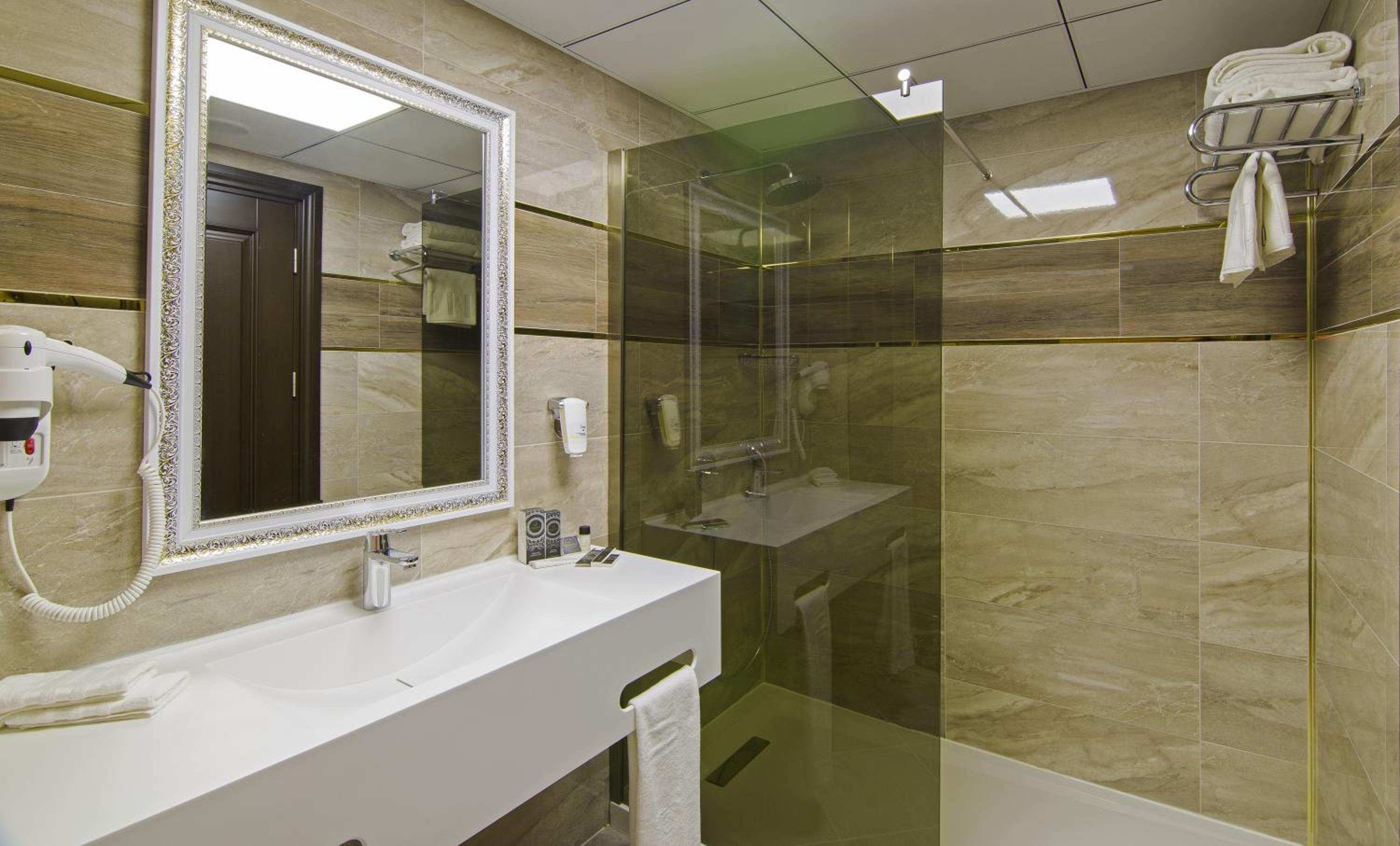 Svalinn Otel - Image 37