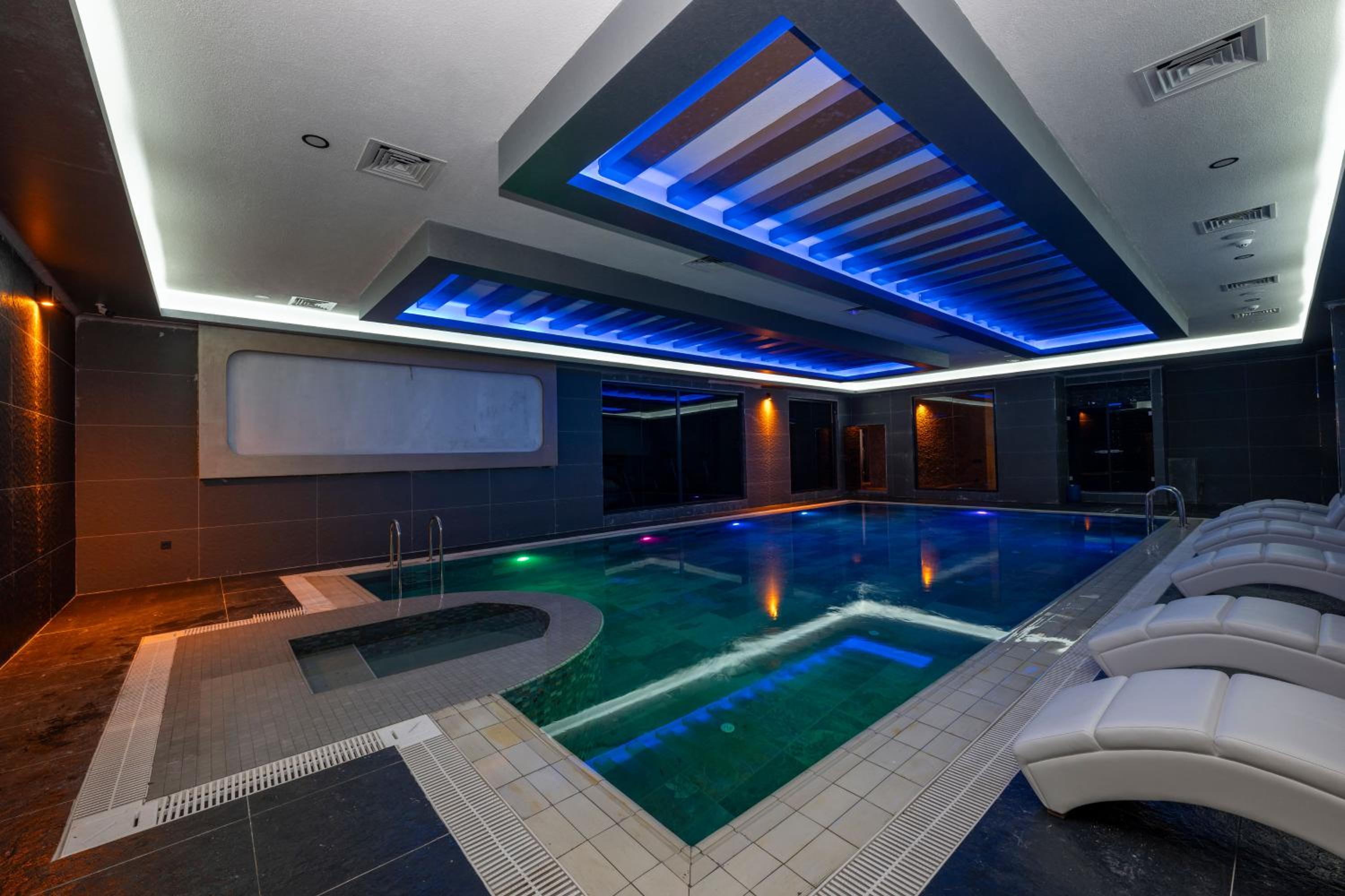 The Nirvanas Hotel - Image 37