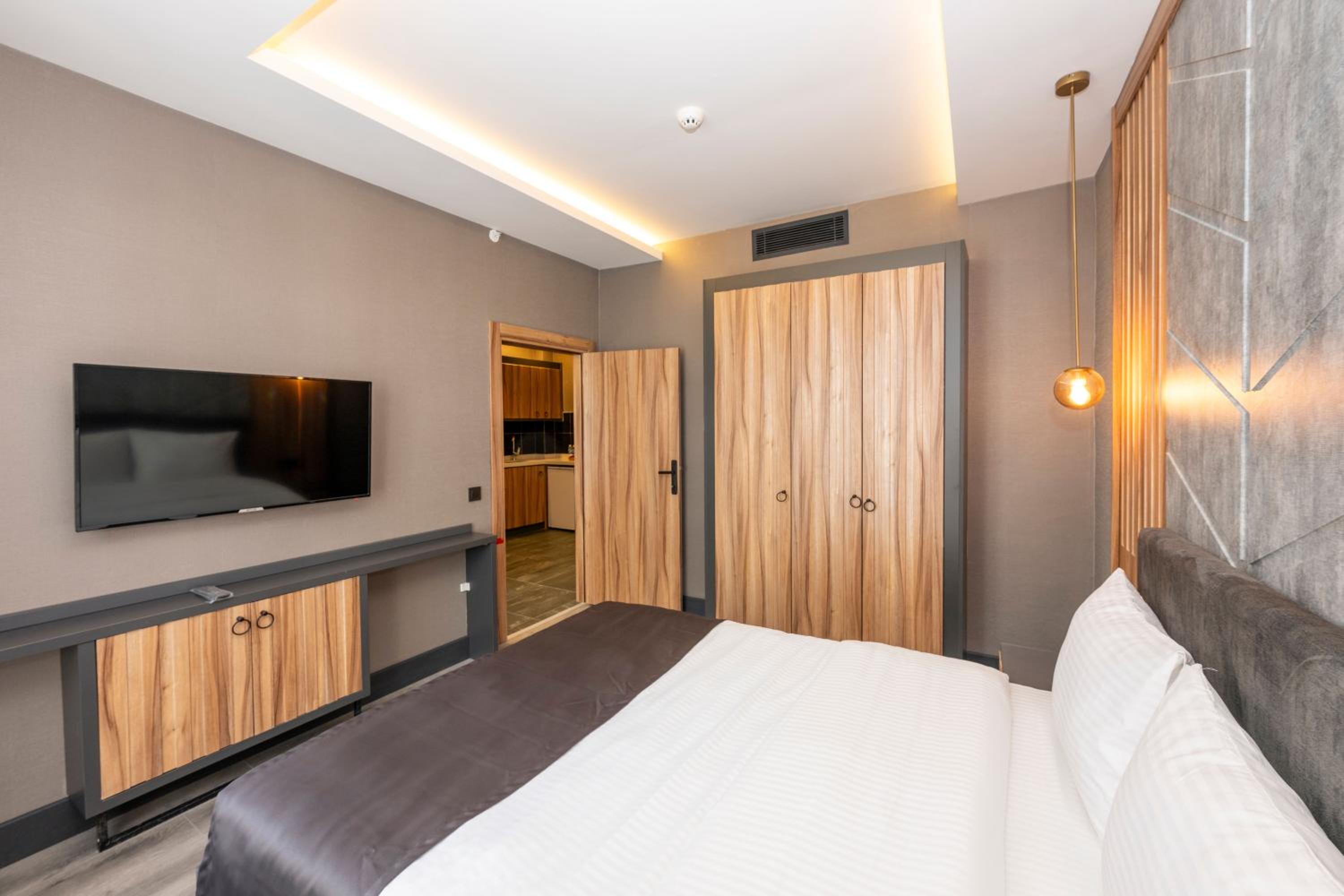 The Nirvanas Hotel - Image 24