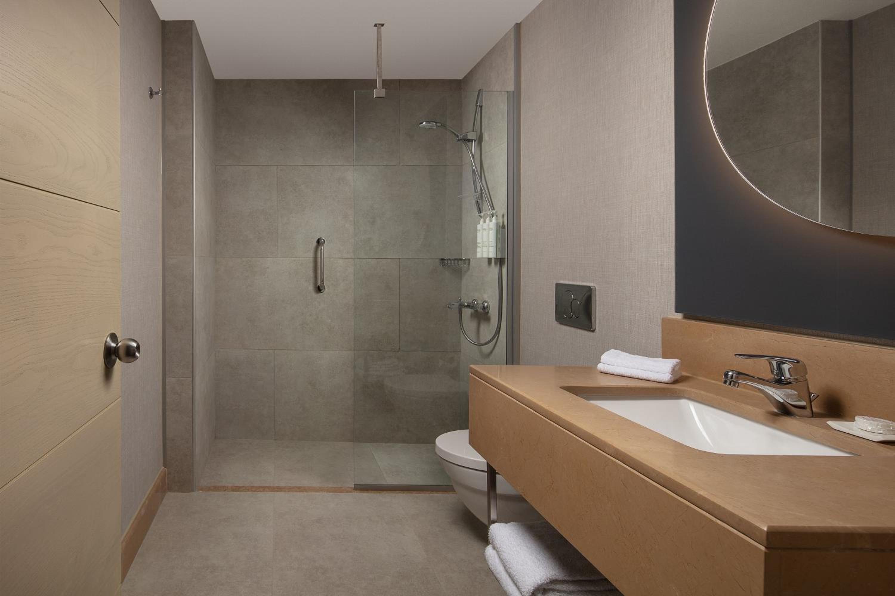 Delta Hotels Istanbul West - Image 20