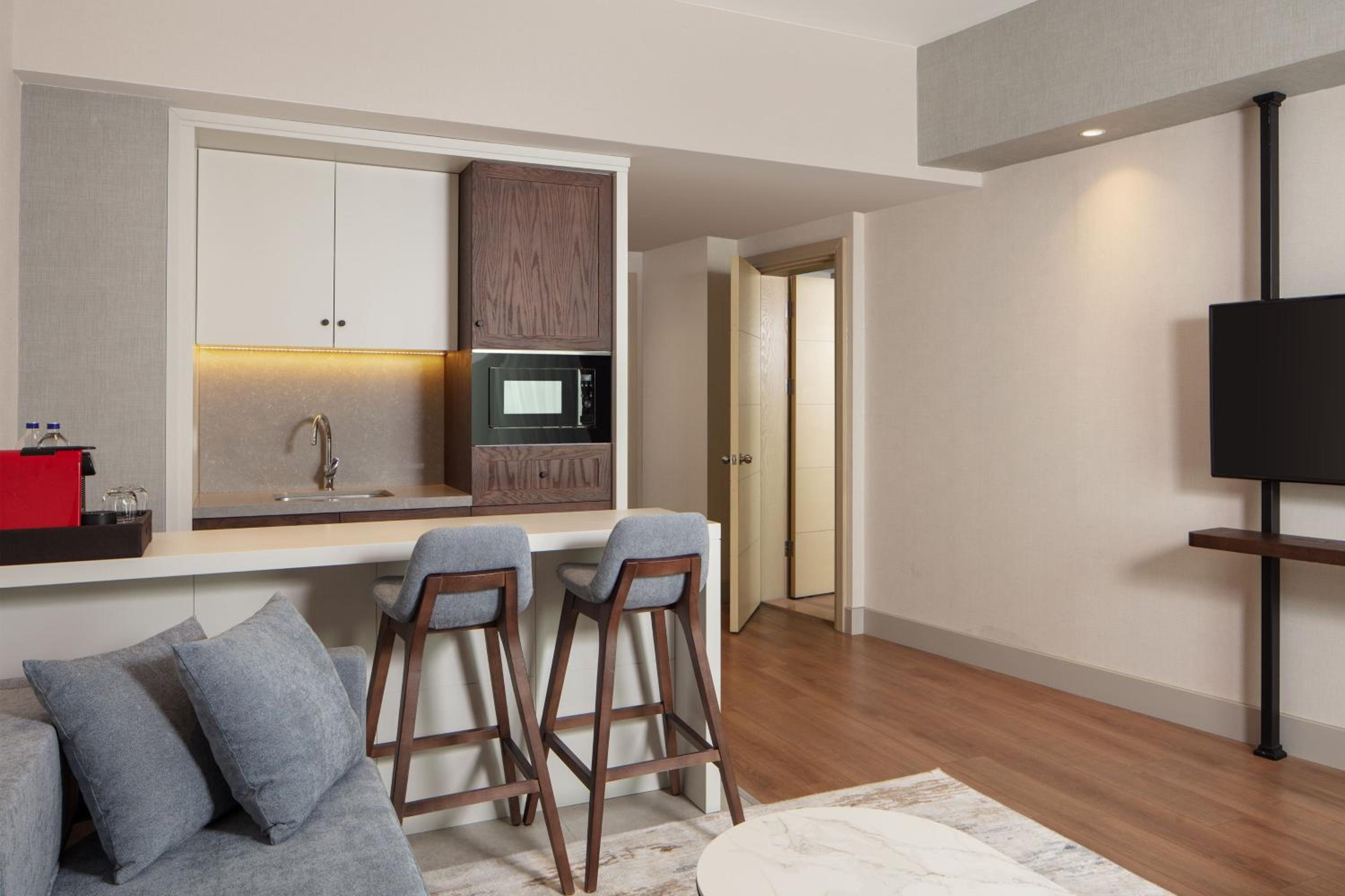 Delta Hotels Istanbul West - Image 19