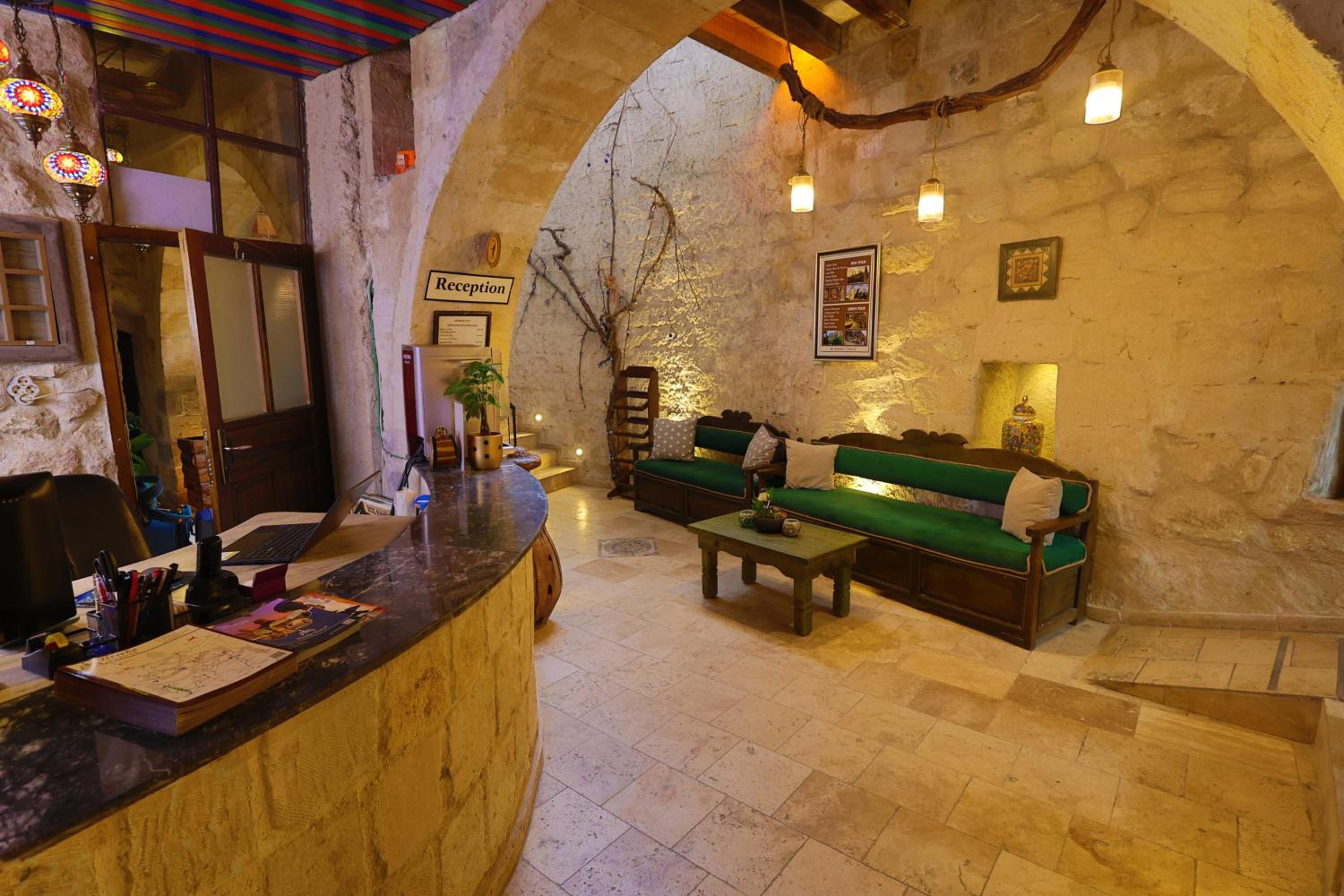 Bedrock Cave Hotel - Image 100