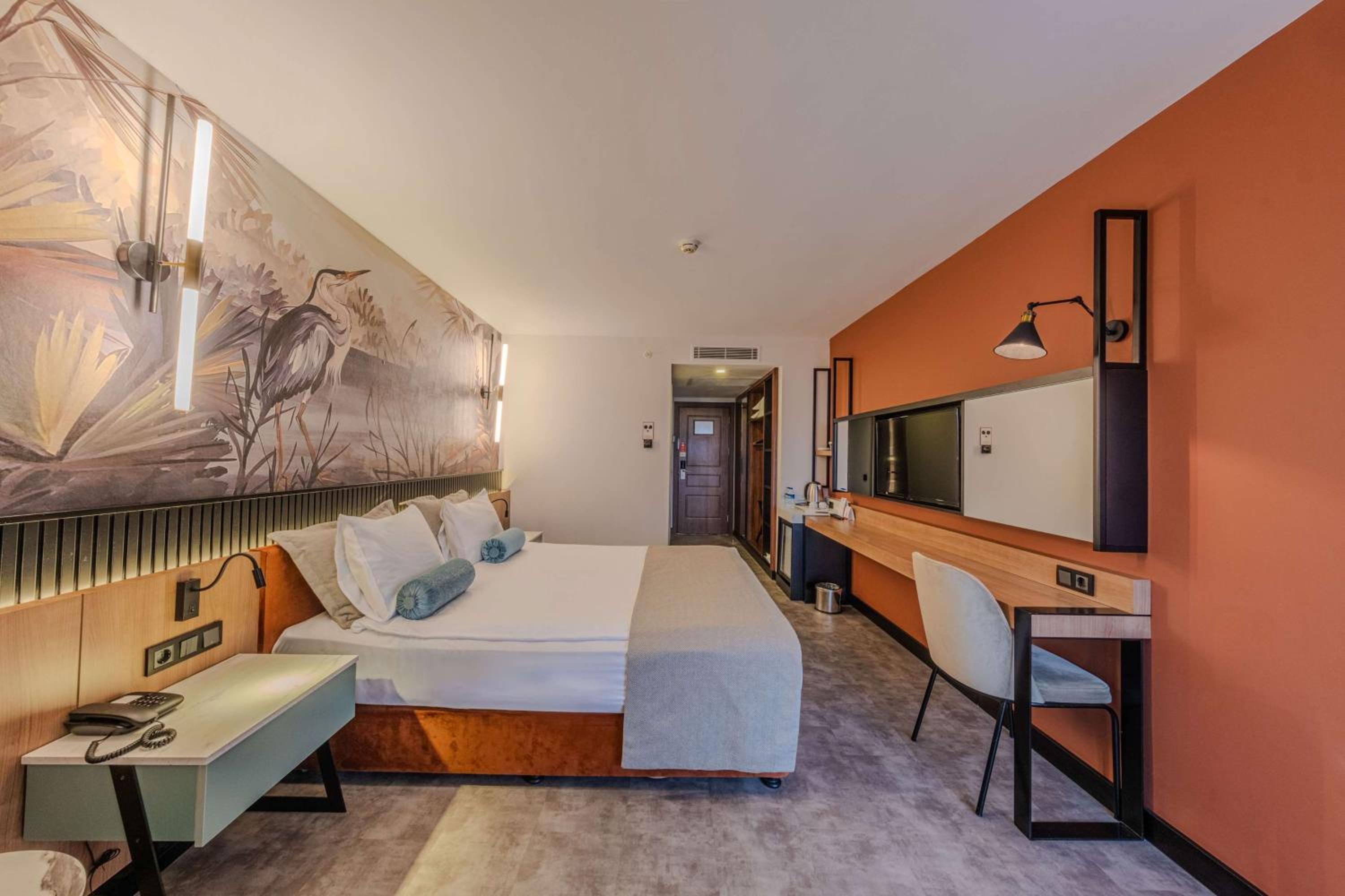 Best Western Plus Khan Hotel - Image 50