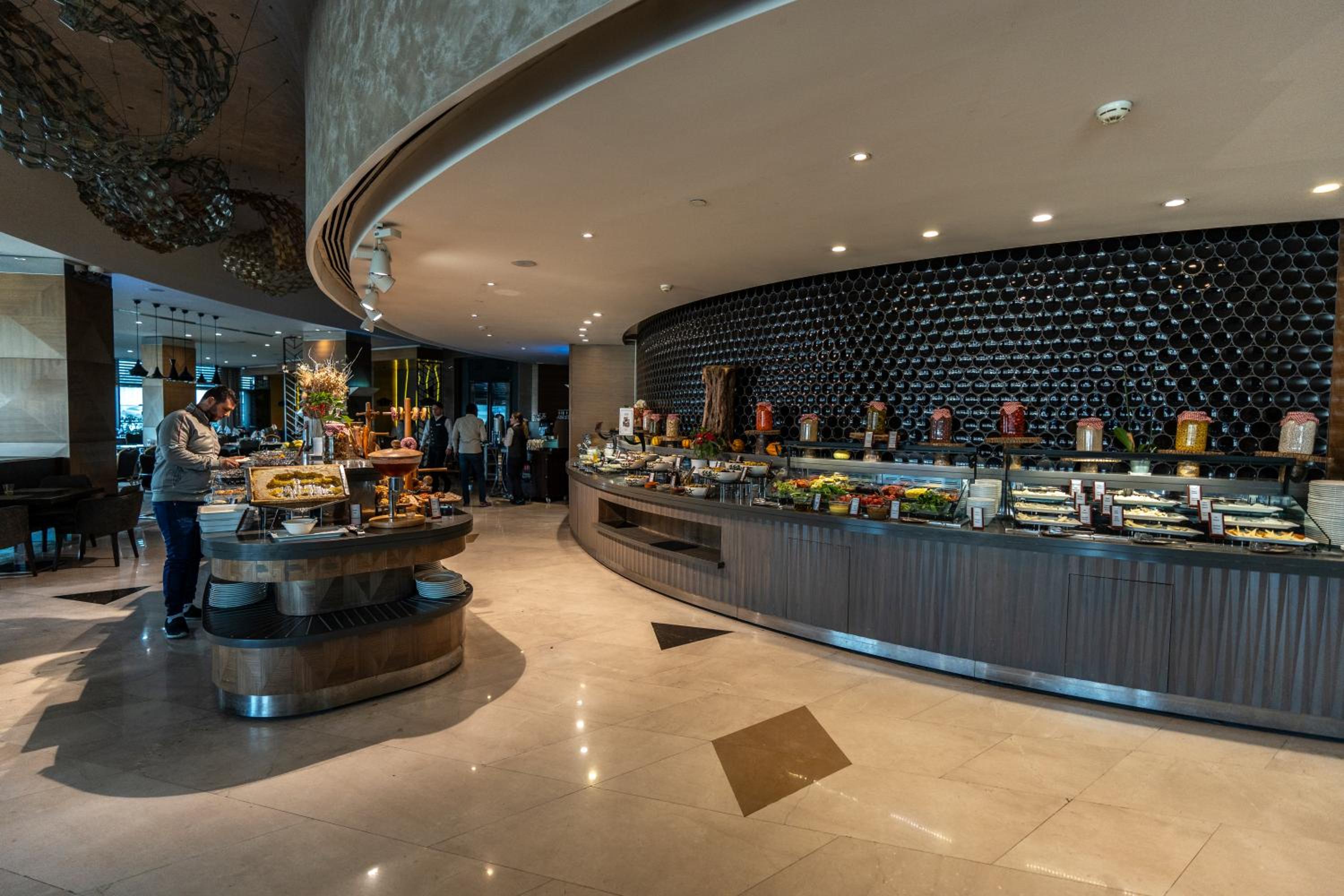 Hilton Istanbul Kozyatagi - Image 79