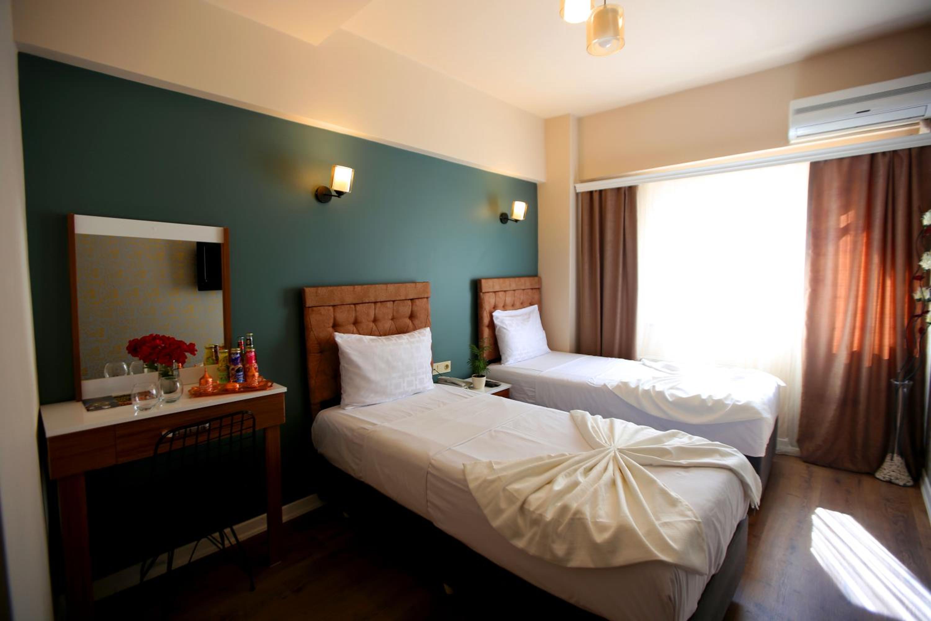 SENYOR GARDEN HOTEL - Image 78