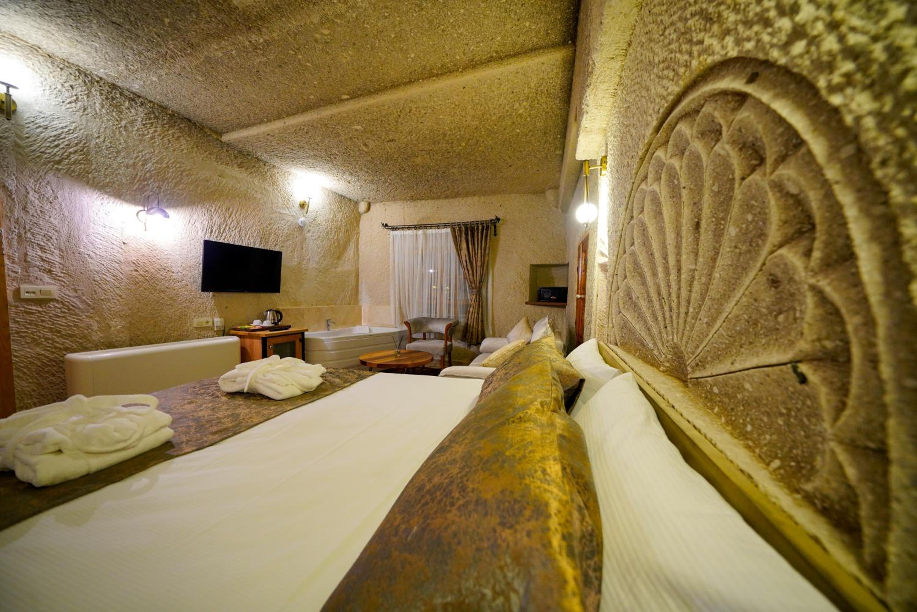 Cave Hotel Saksagan - Image 28