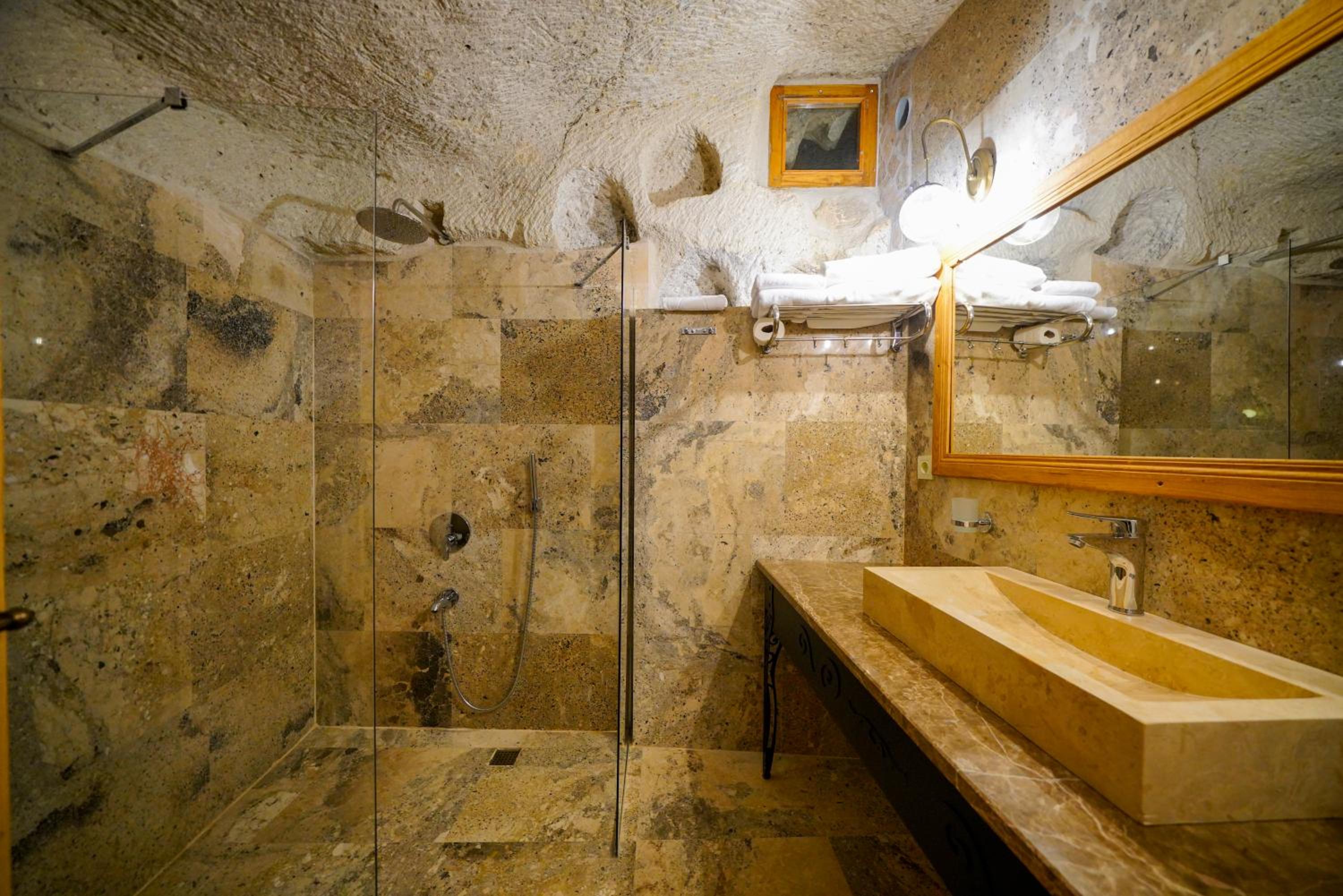 Cave Hotel Saksagan - Image 17