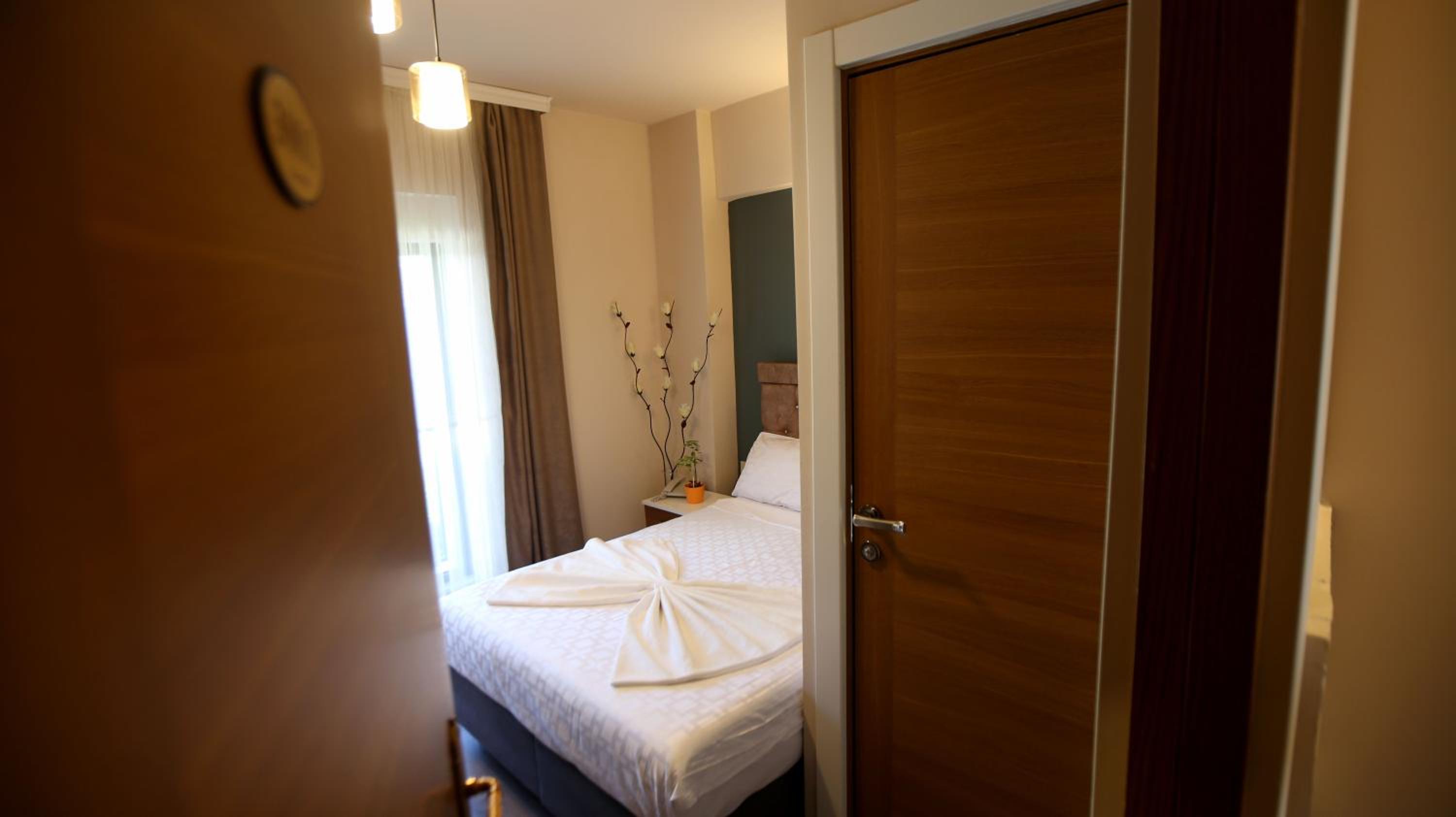 SENYOR GARDEN HOTEL - Image 106