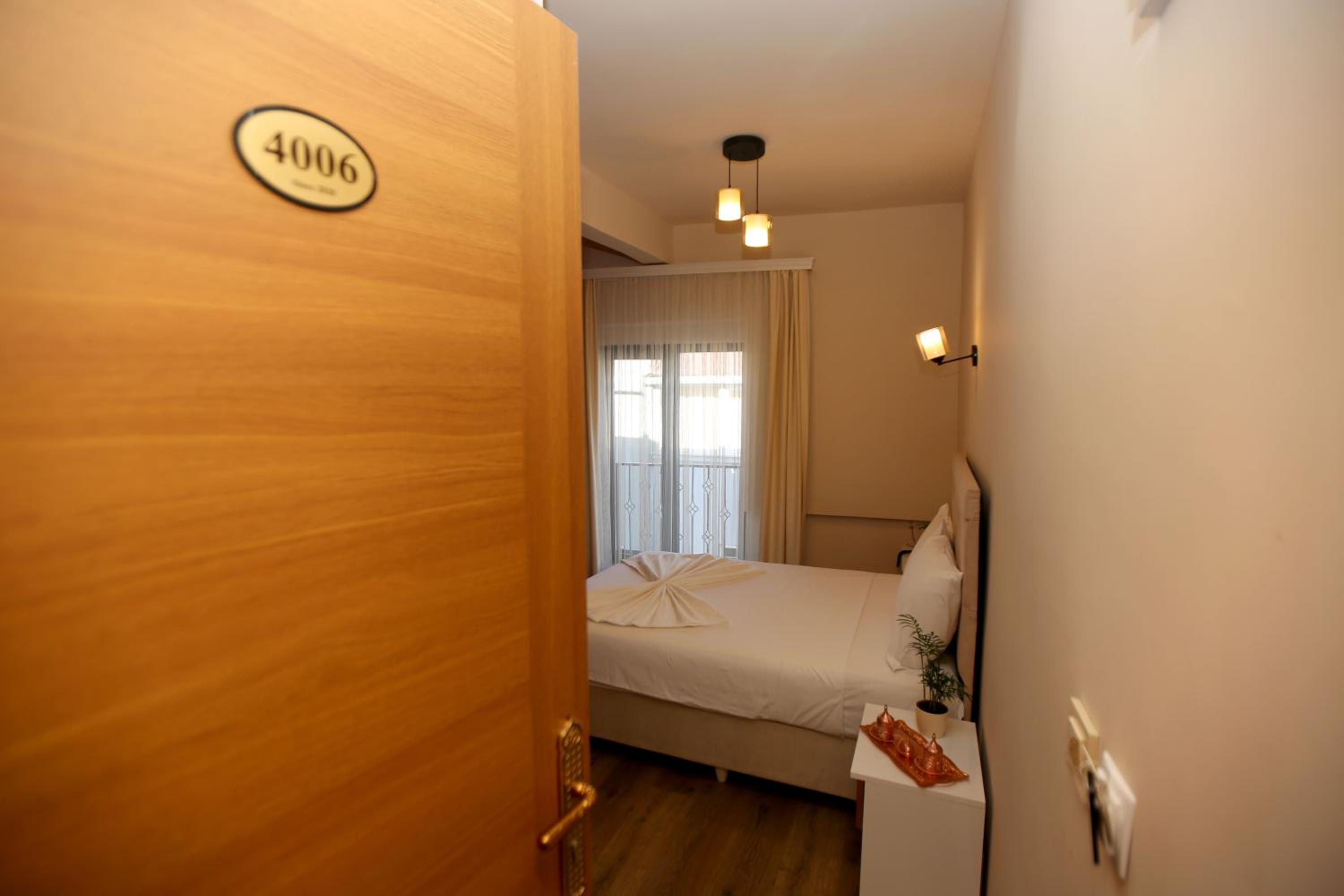 SENYOR GARDEN HOTEL - Image 103