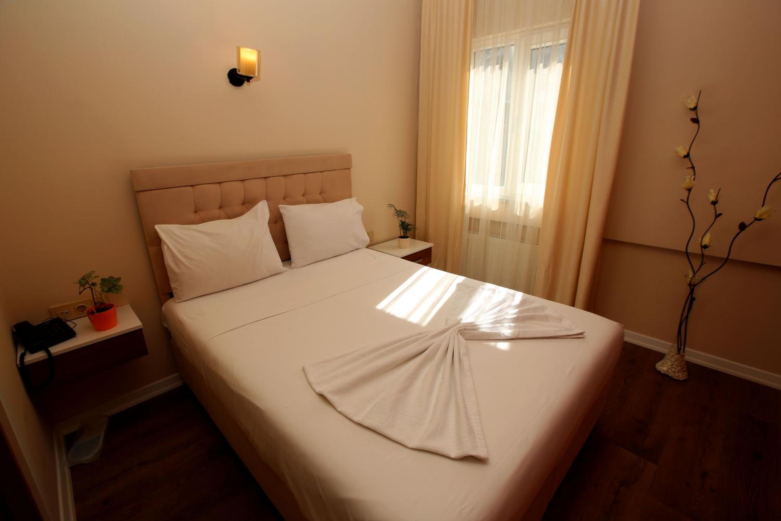 SENYOR GARDEN HOTEL - Image 17