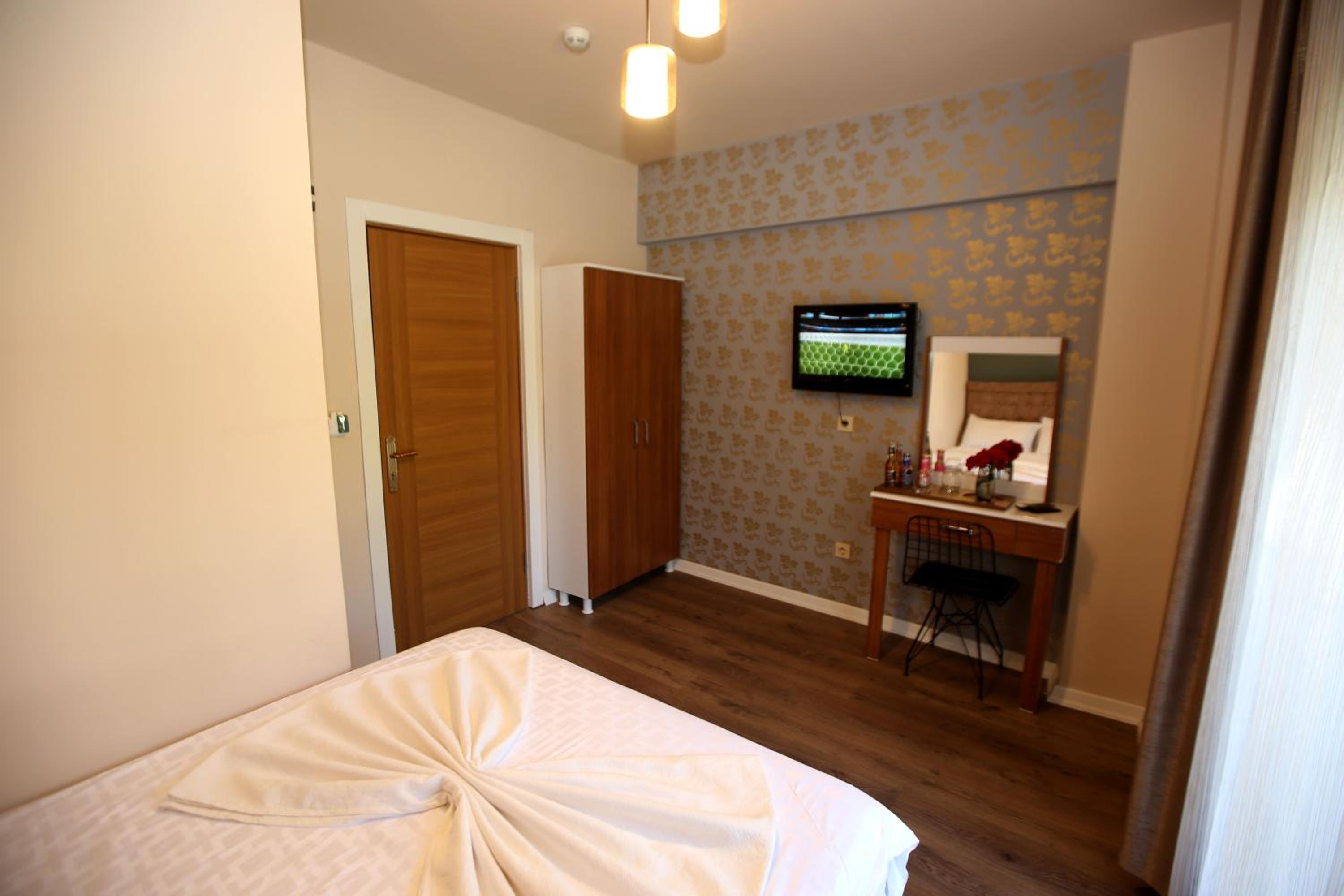 SENYOR GARDEN HOTEL - Image 11
