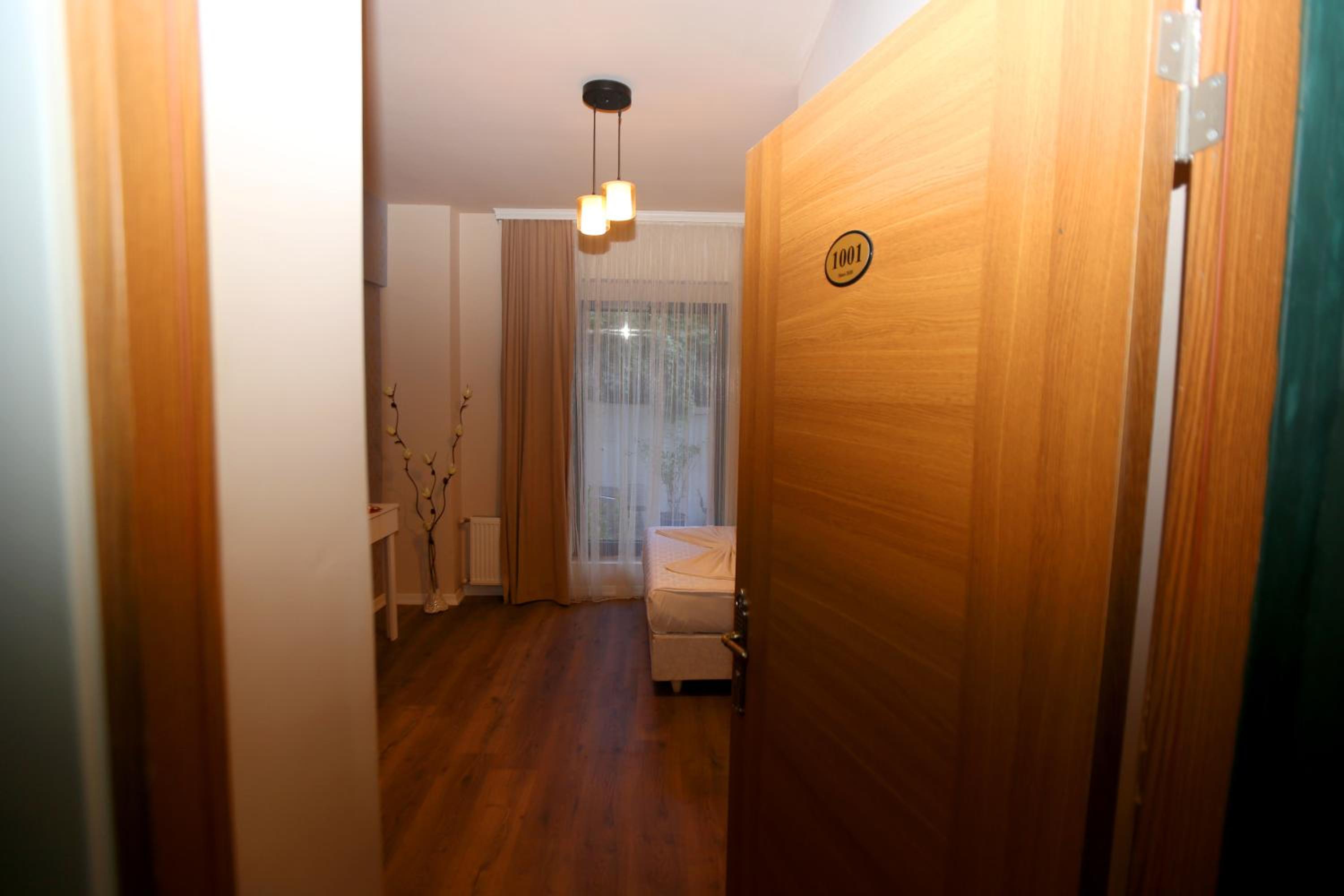 SENYOR GARDEN HOTEL - Image 16