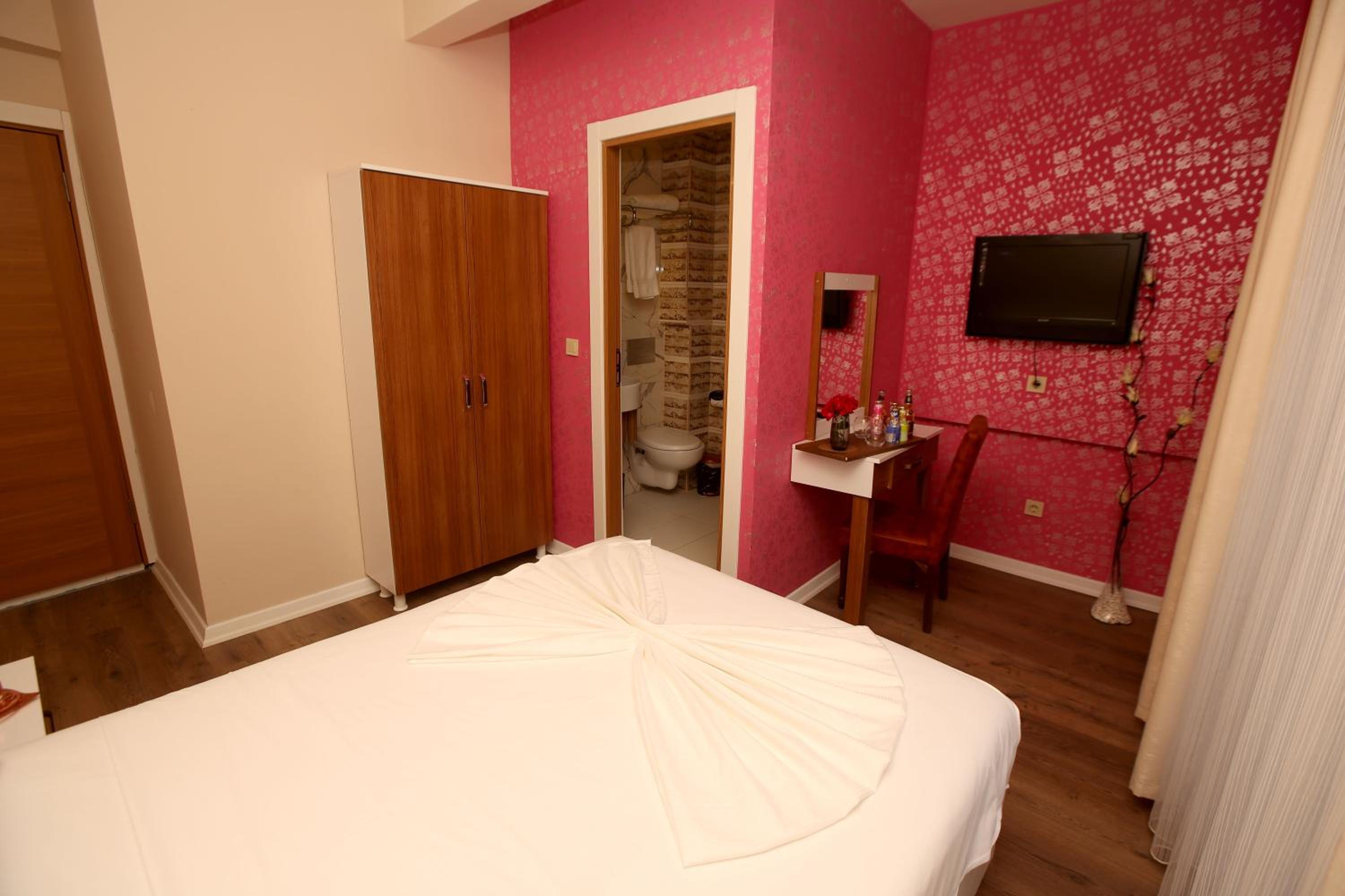 SENYOR GARDEN HOTEL - Image 117
