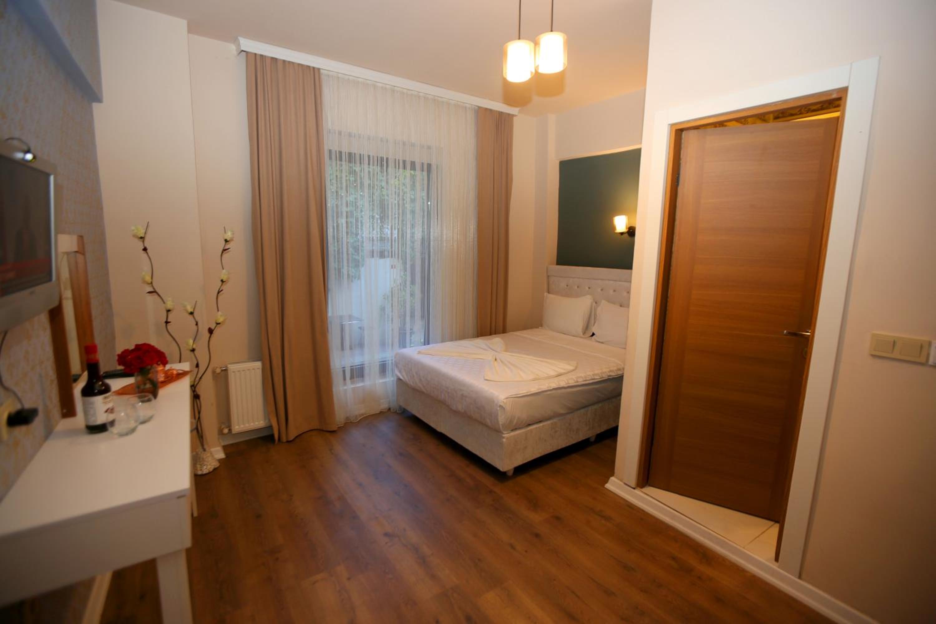 SENYOR GARDEN HOTEL - Image 115