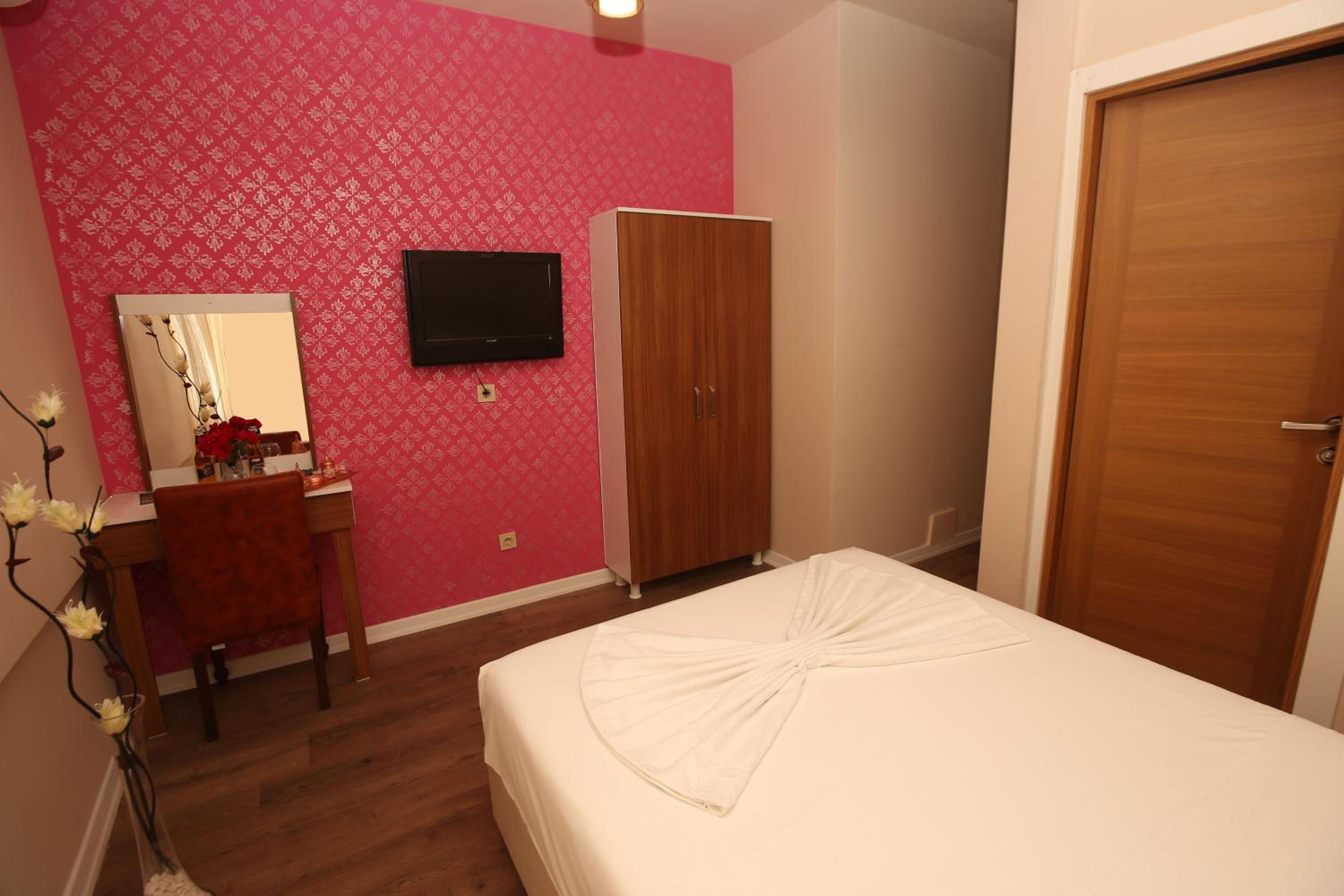 SENYOR GARDEN HOTEL - Image 118
