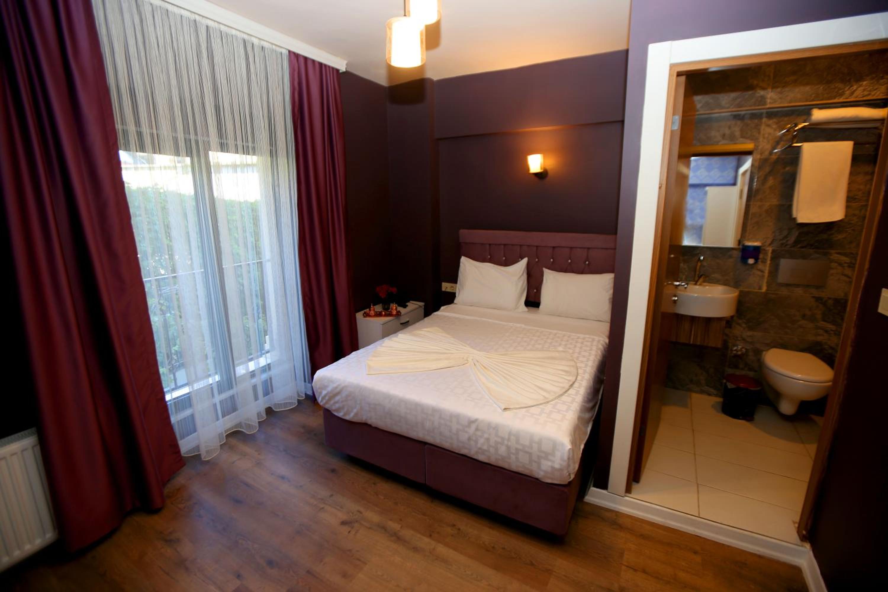 SENYOR GARDEN HOTEL - Image 116