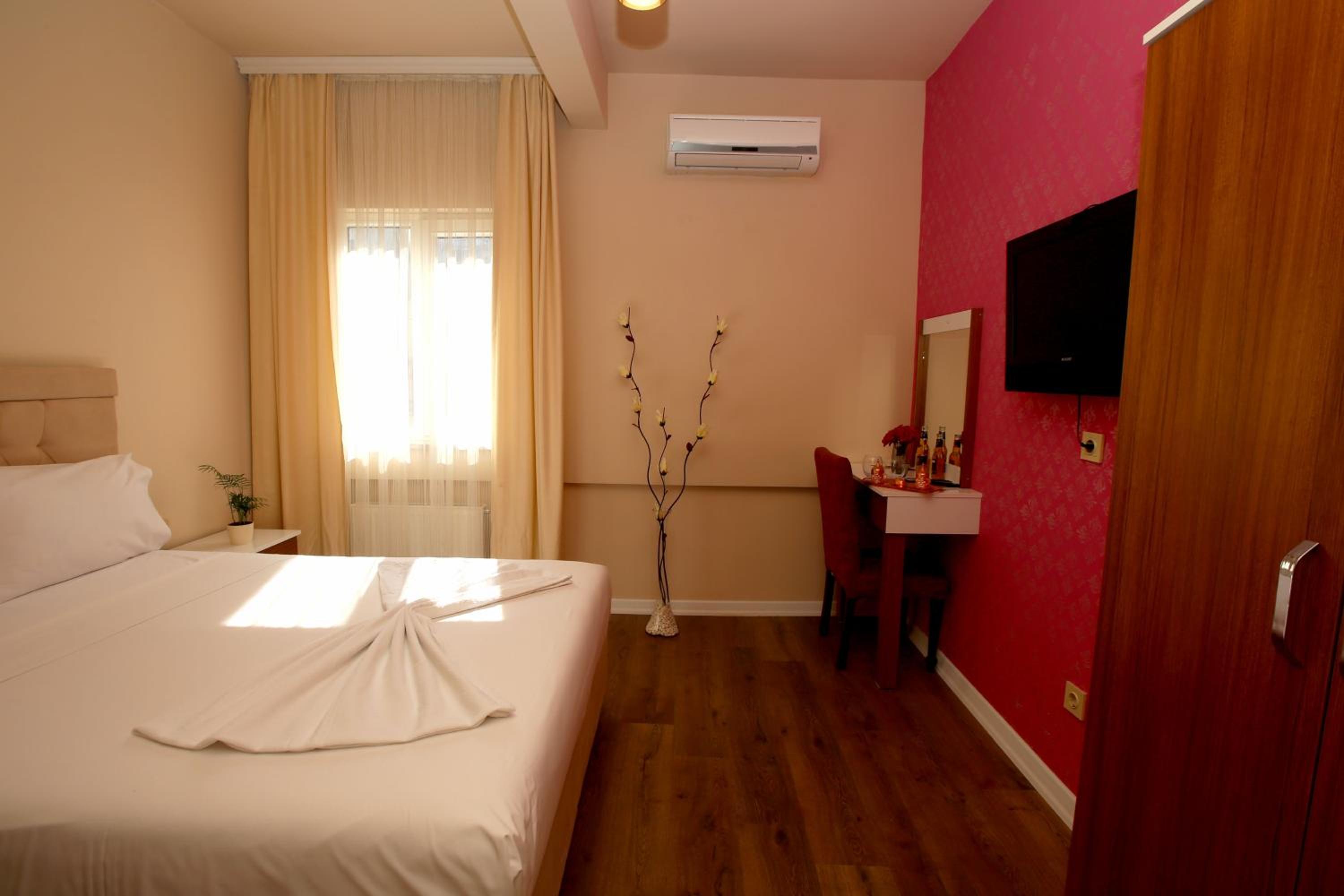 SENYOR GARDEN HOTEL - Image 9