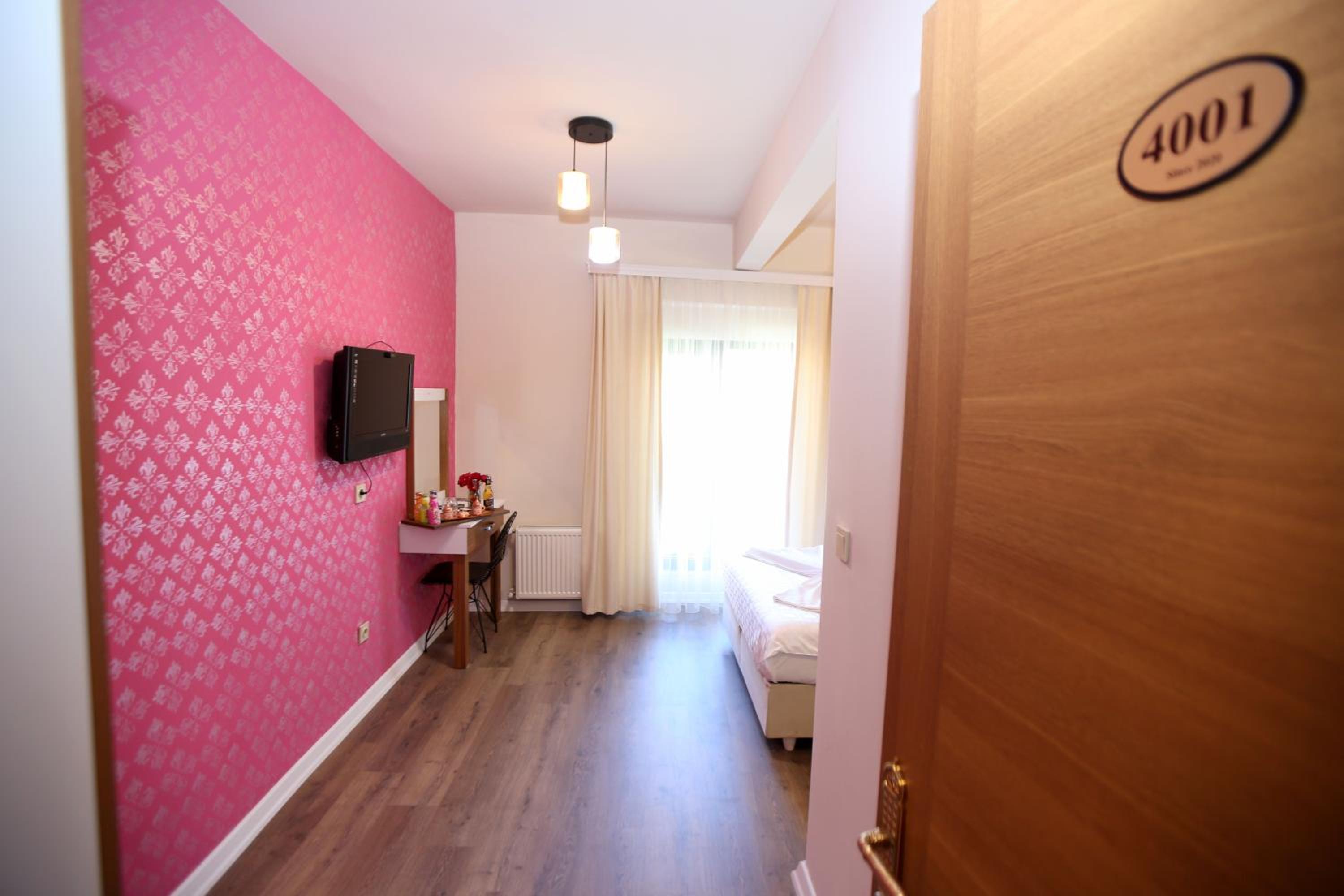SENYOR GARDEN HOTEL - Image 105