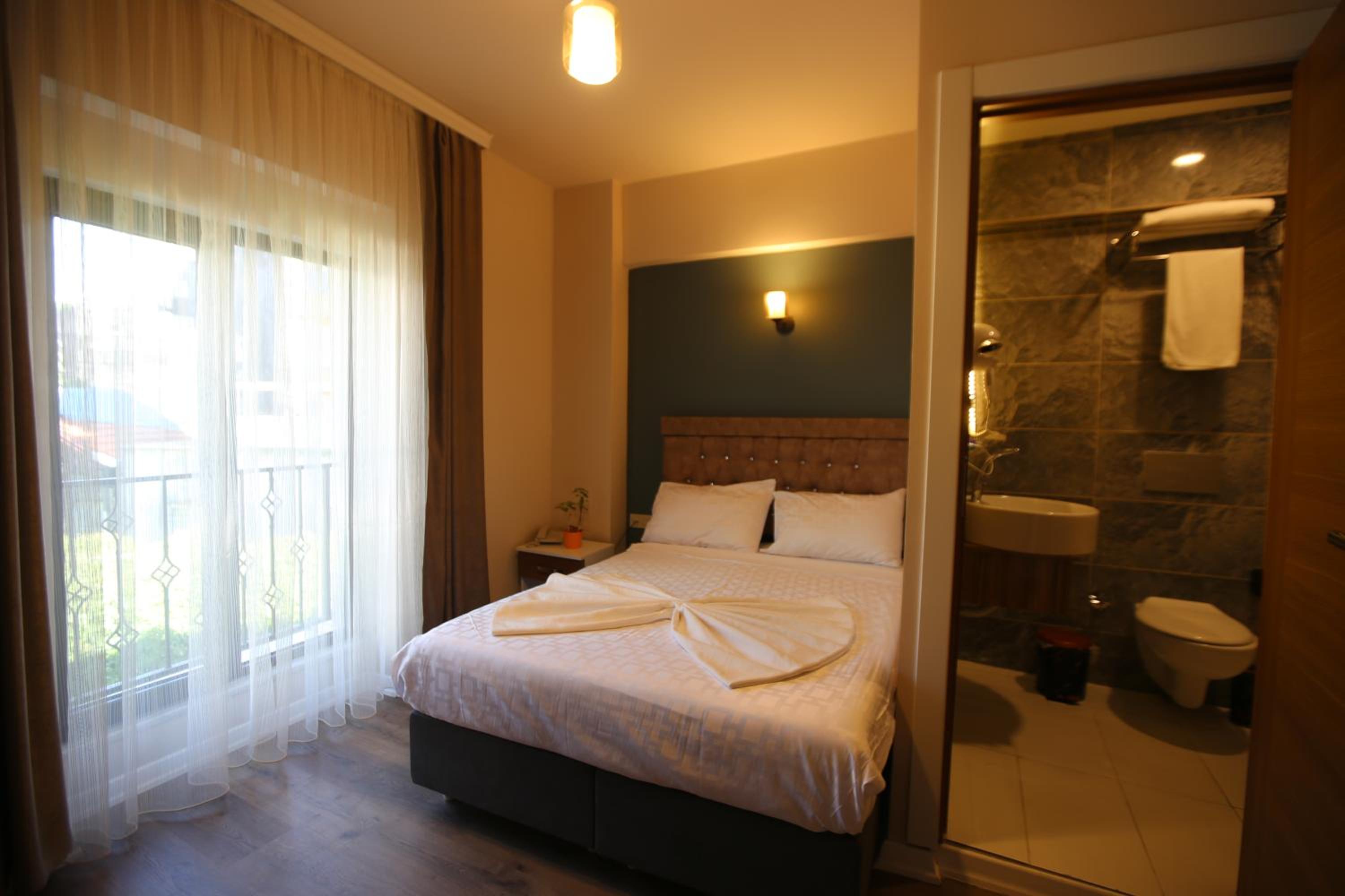 SENYOR GARDEN HOTEL - Image 121