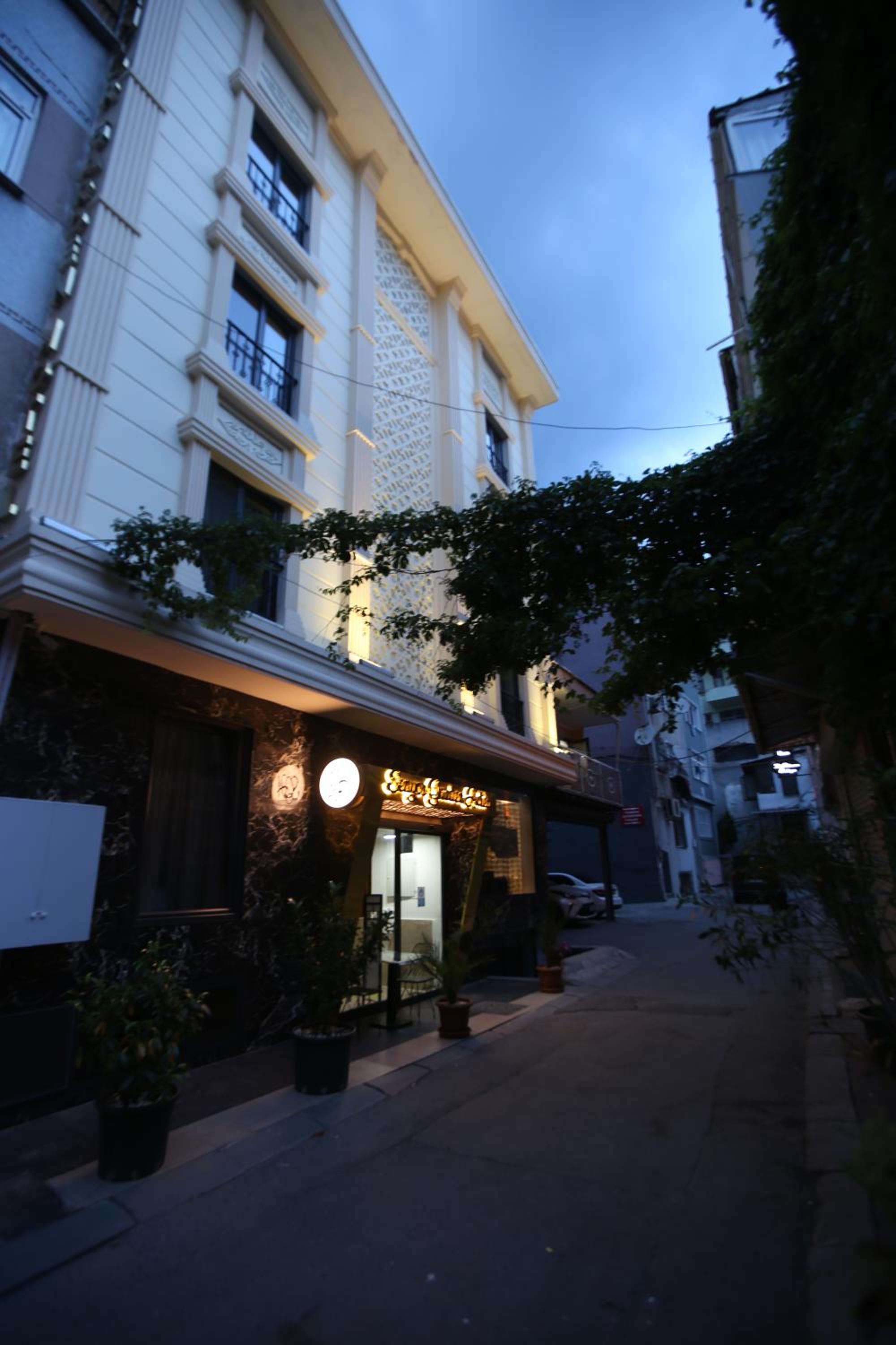 SENYOR GARDEN HOTEL - Image 66