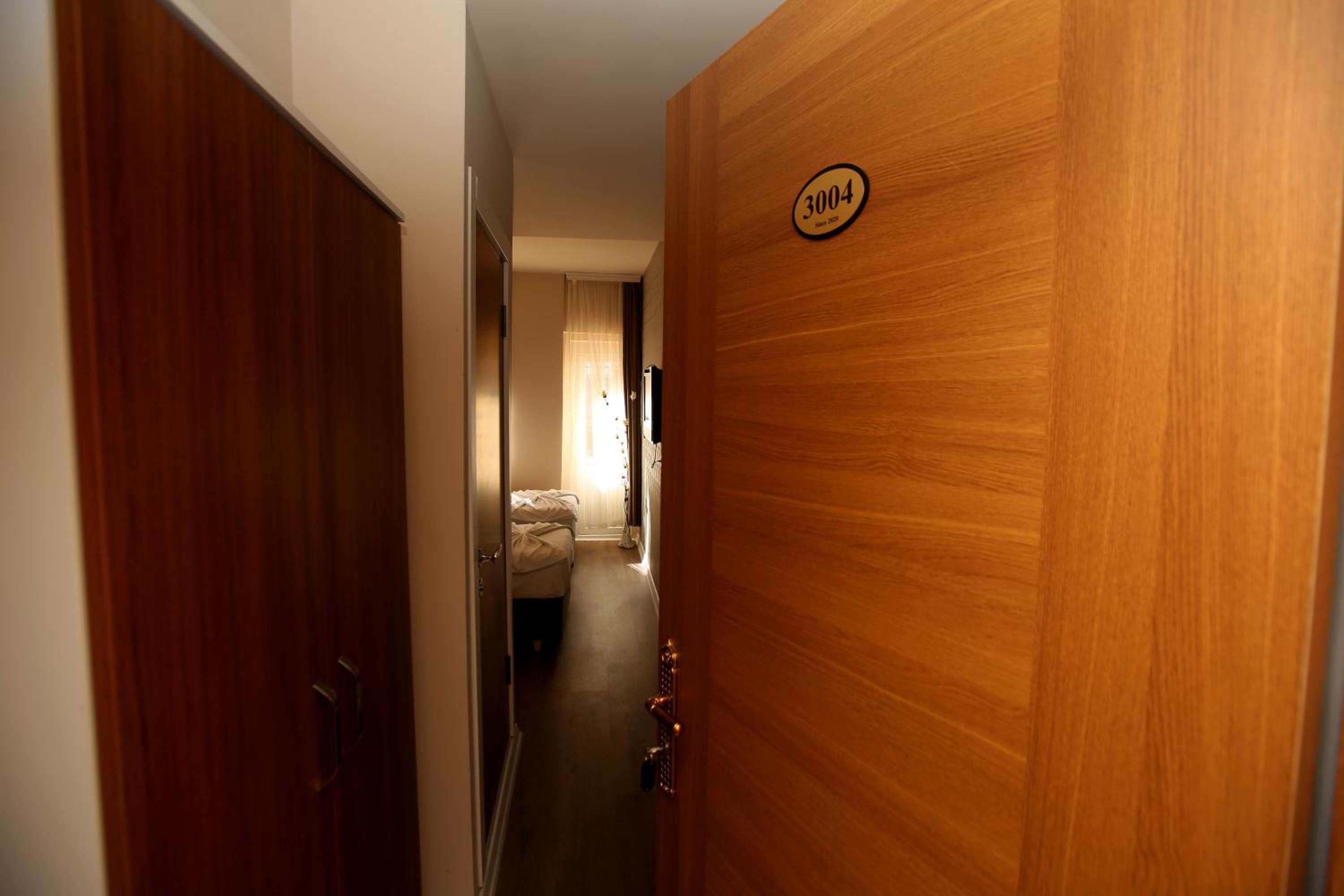 SENYOR GARDEN HOTEL - Image 62