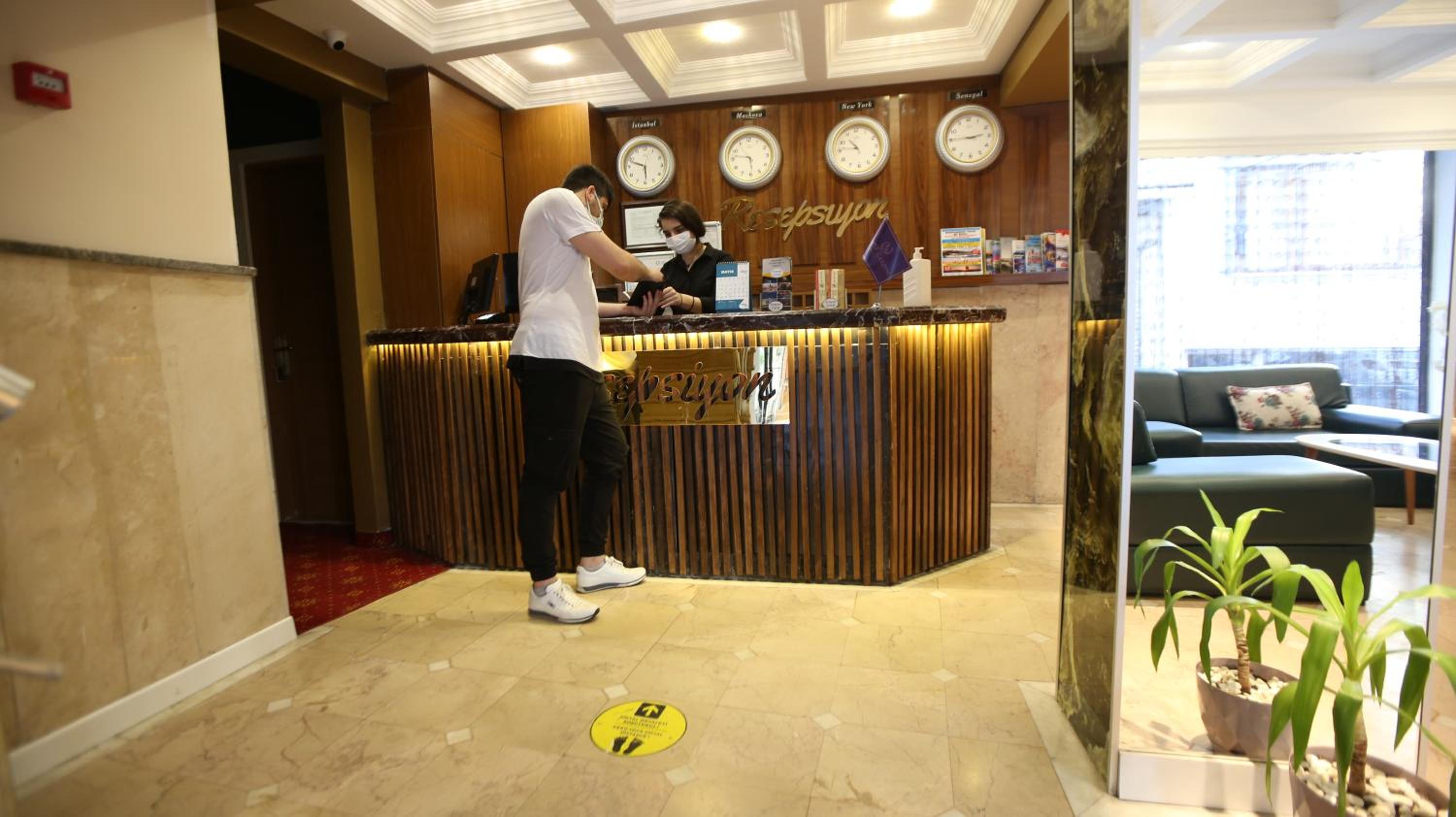 SENYOR GARDEN HOTEL - Image 22