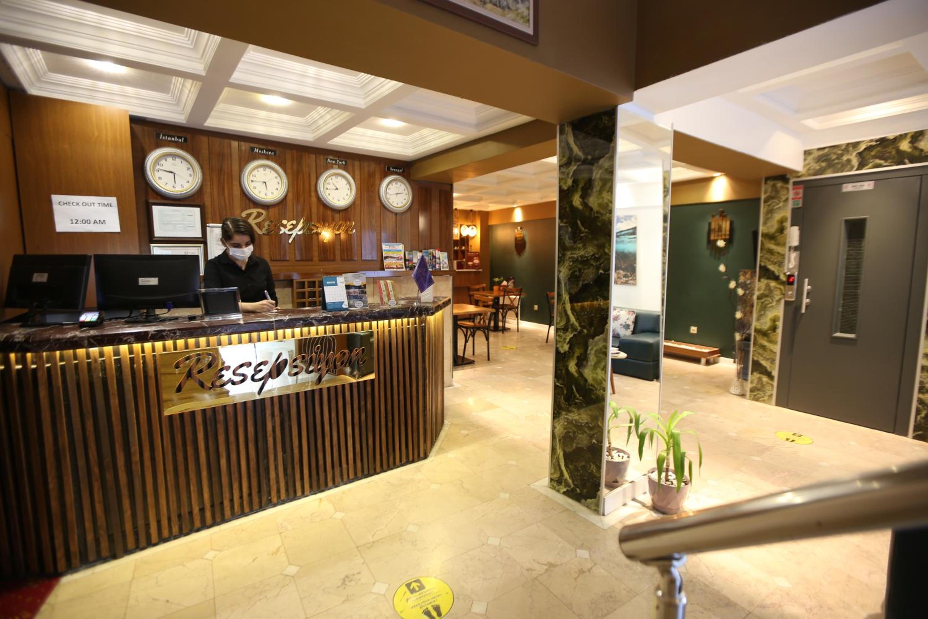 SENYOR GARDEN HOTEL - Image 26