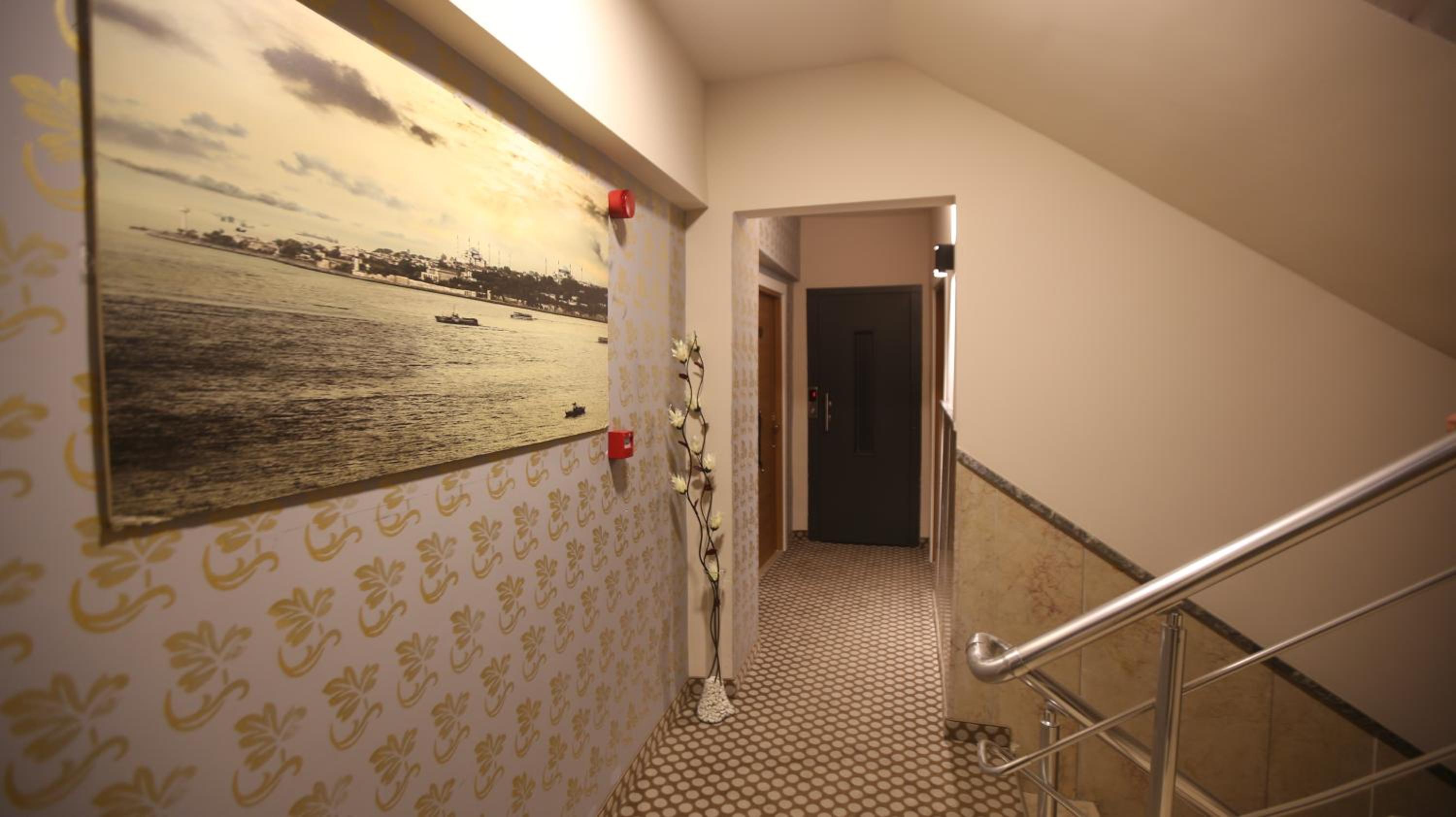 SENYOR GARDEN HOTEL - Image 28