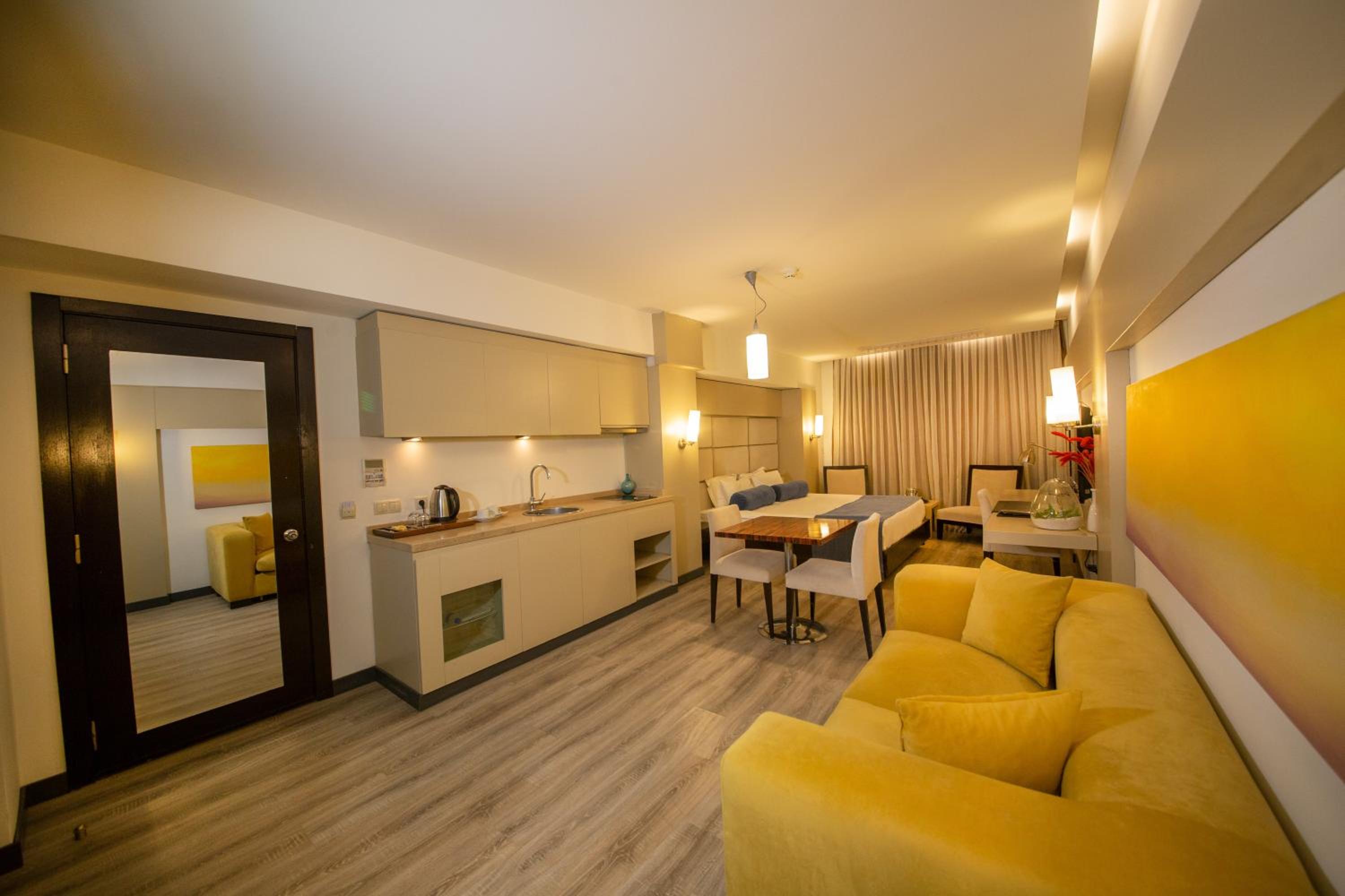 MY Hotel - Image 78